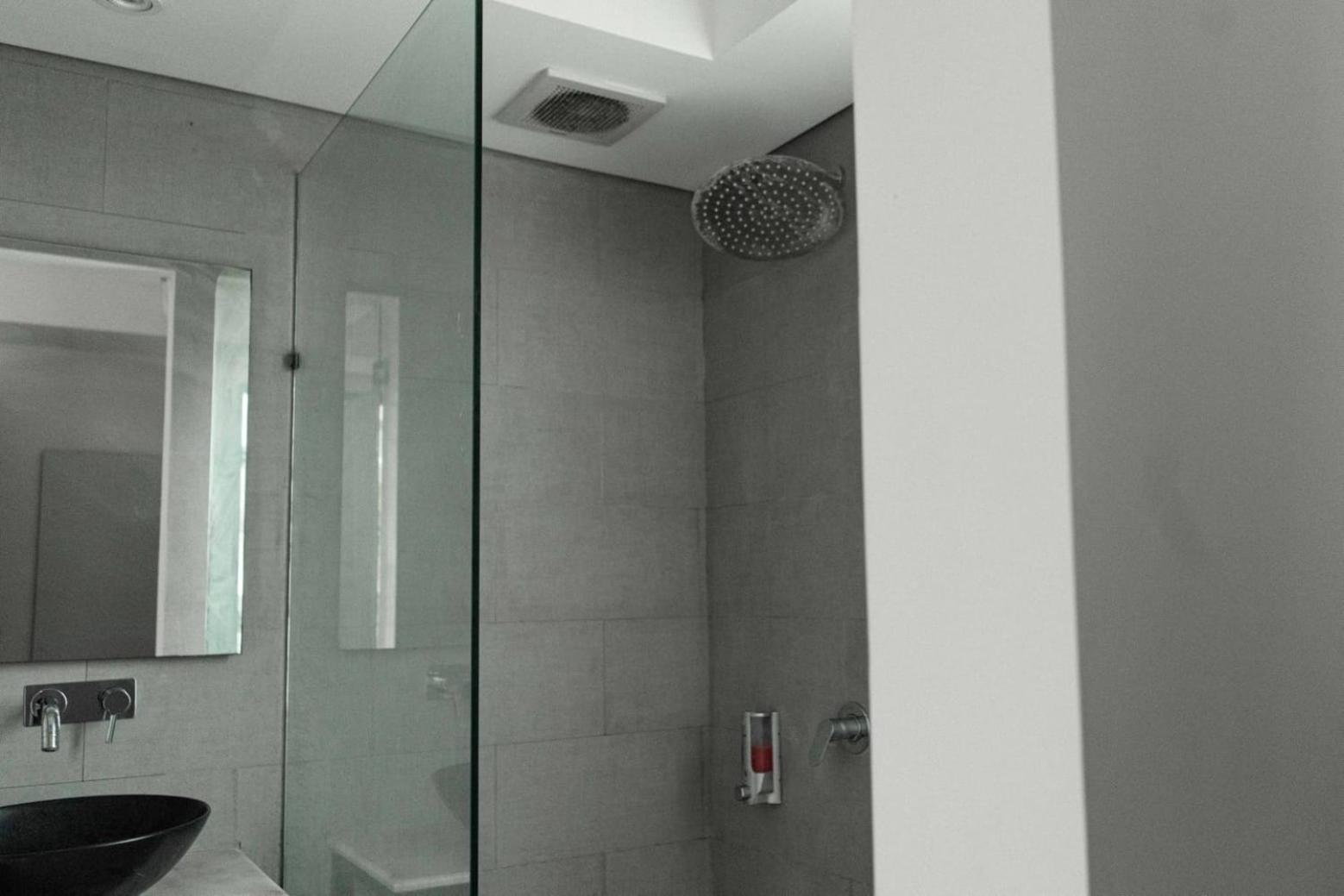 Double Room with Balcony - Photo 6