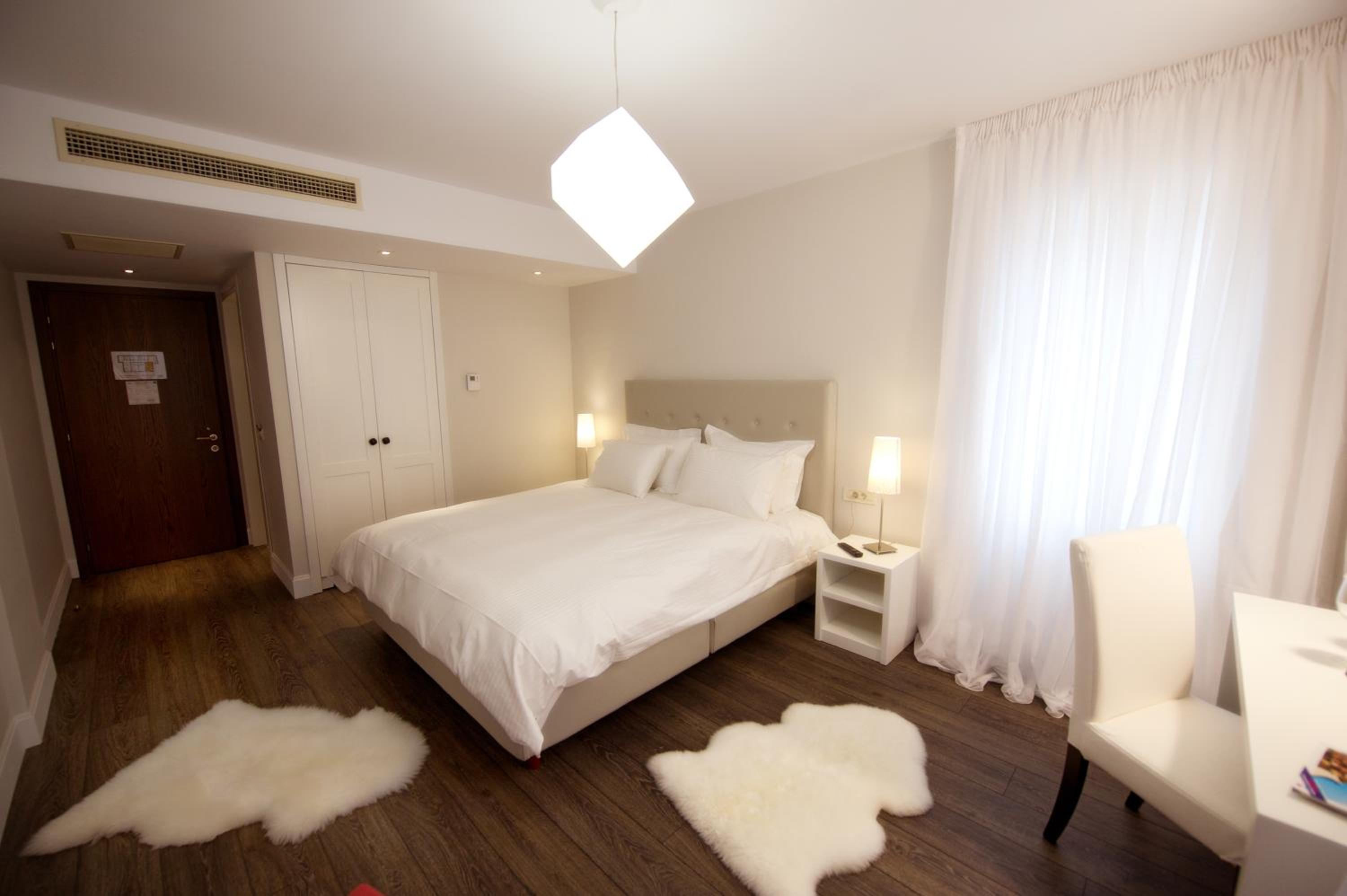 Junior Suite with Lake View