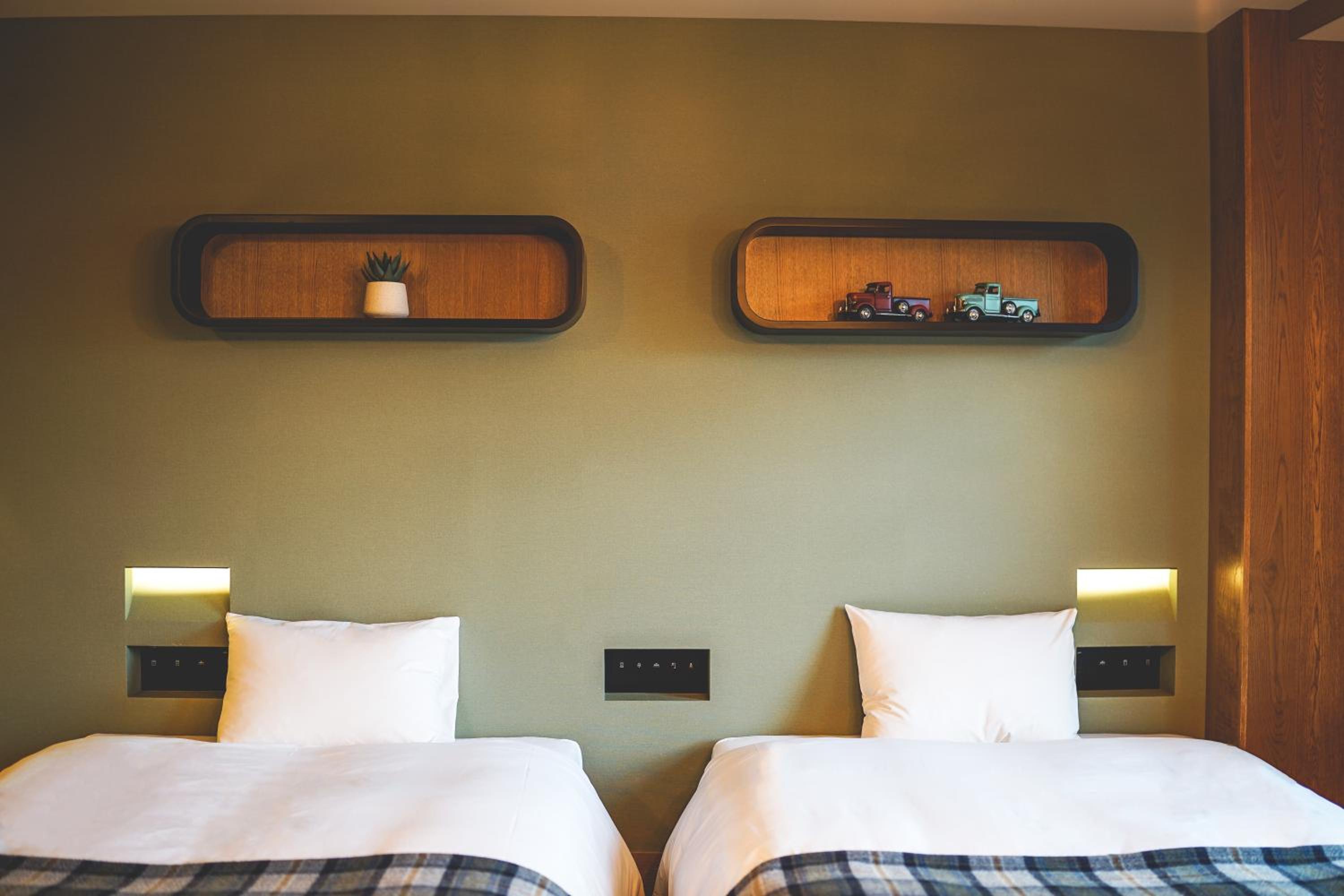 Deluxe Twin Room - Photo 3