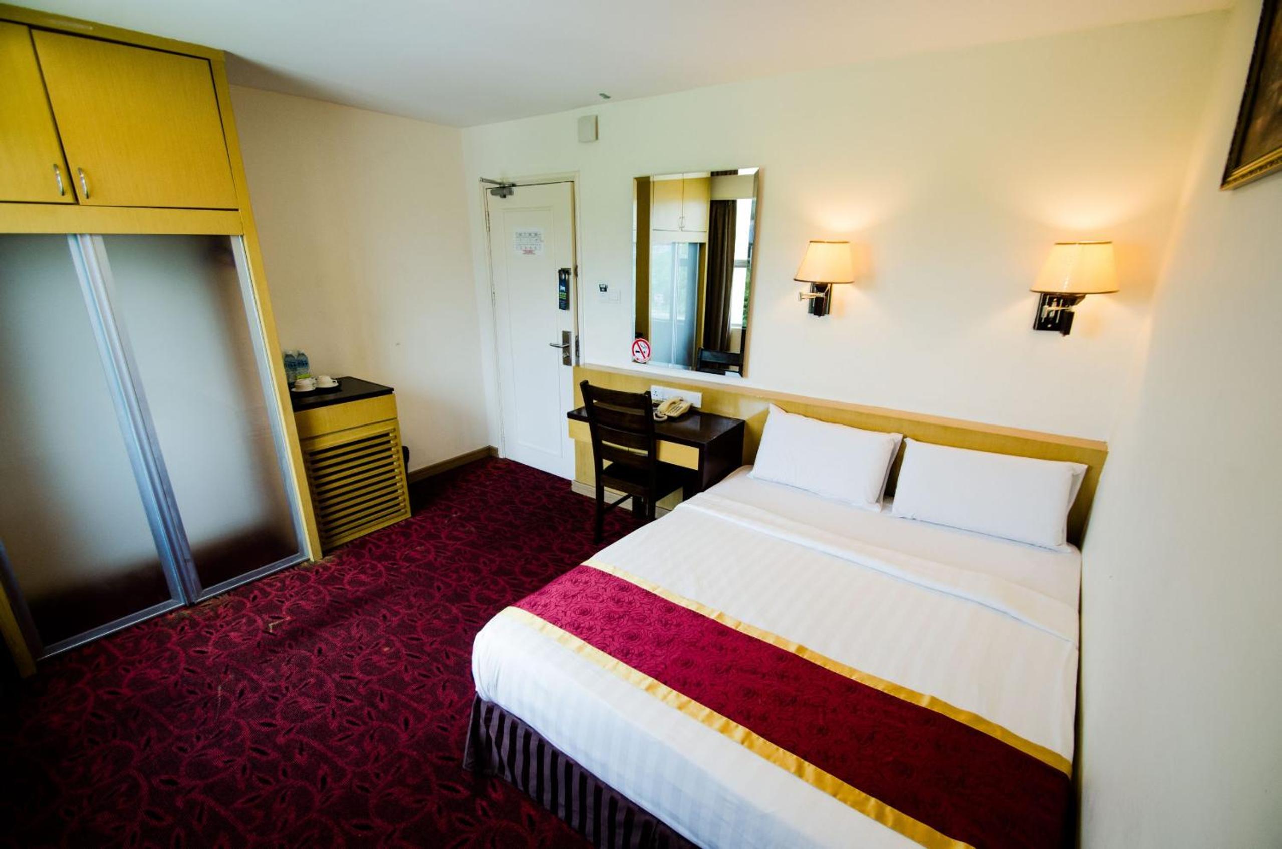 Large Double Room photo 2