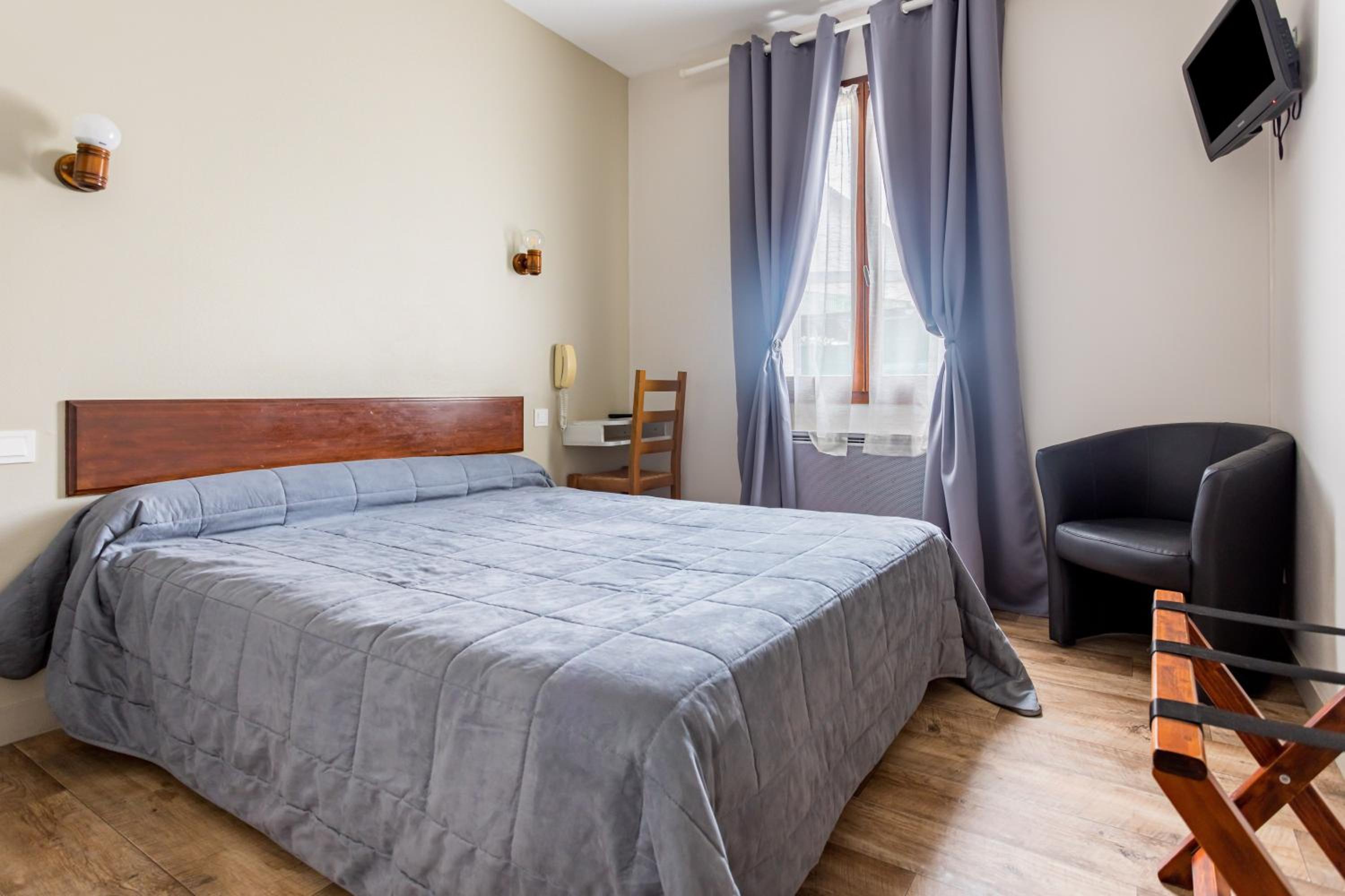 Standard Double Room photo 2