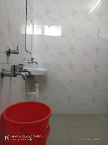 Deluxe Double Room (2 Adults + 1 Child) - Photo 3