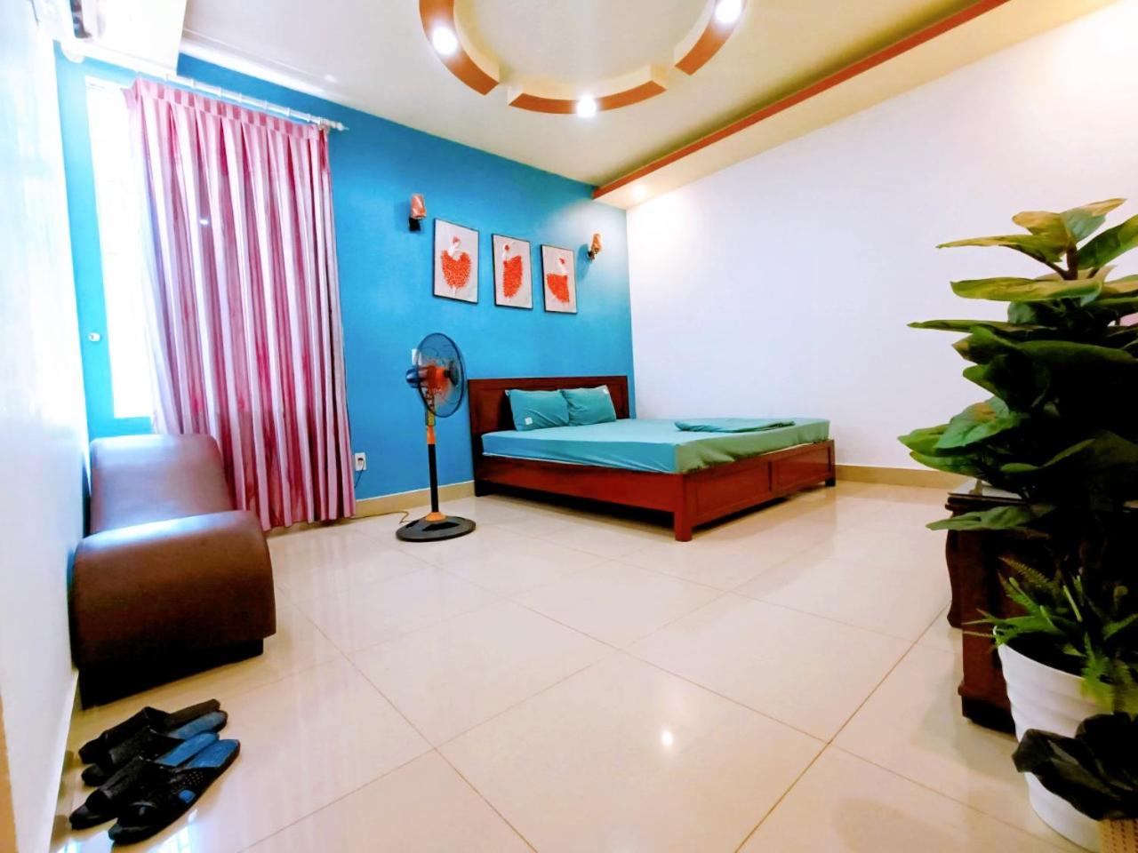 Standard King Room photo 1