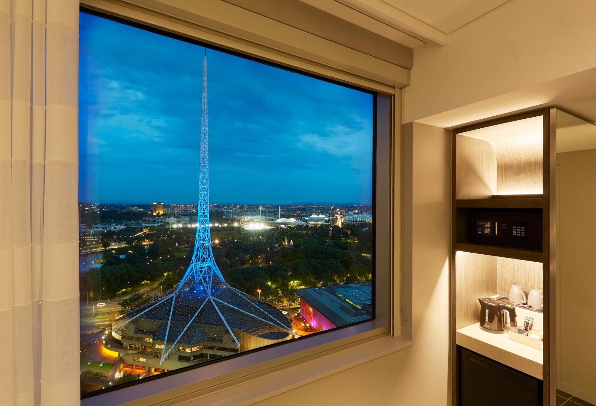 Standard King Room - High Floor/Free Breakfast - Photo 10