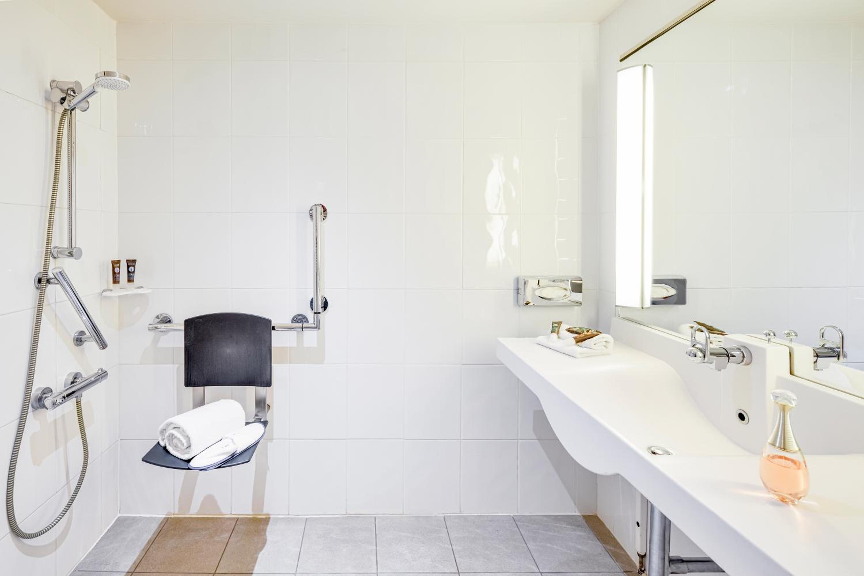 Double Room - Disability Access - Photo 5