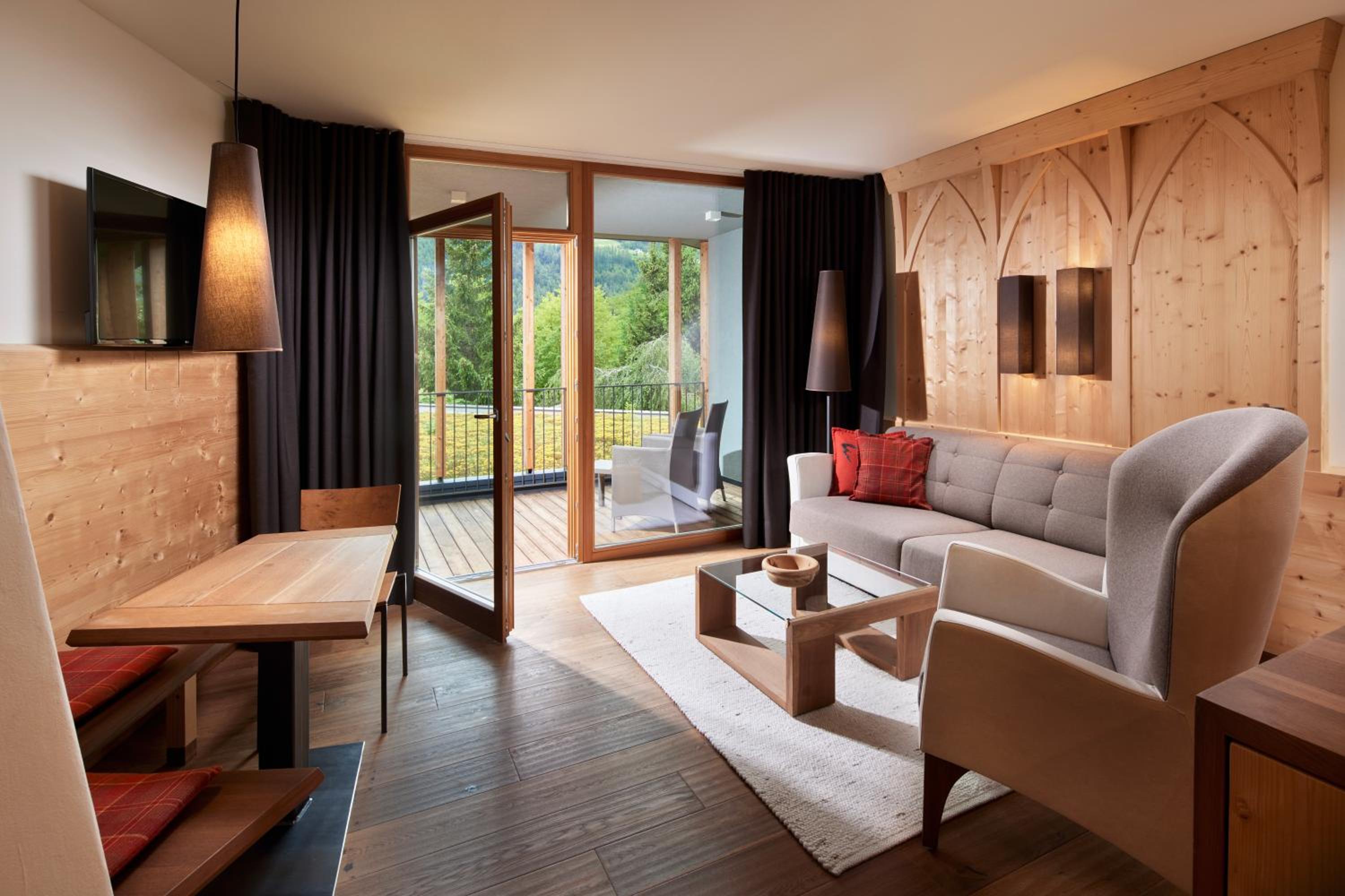 Deluxe Suite - Photo 2