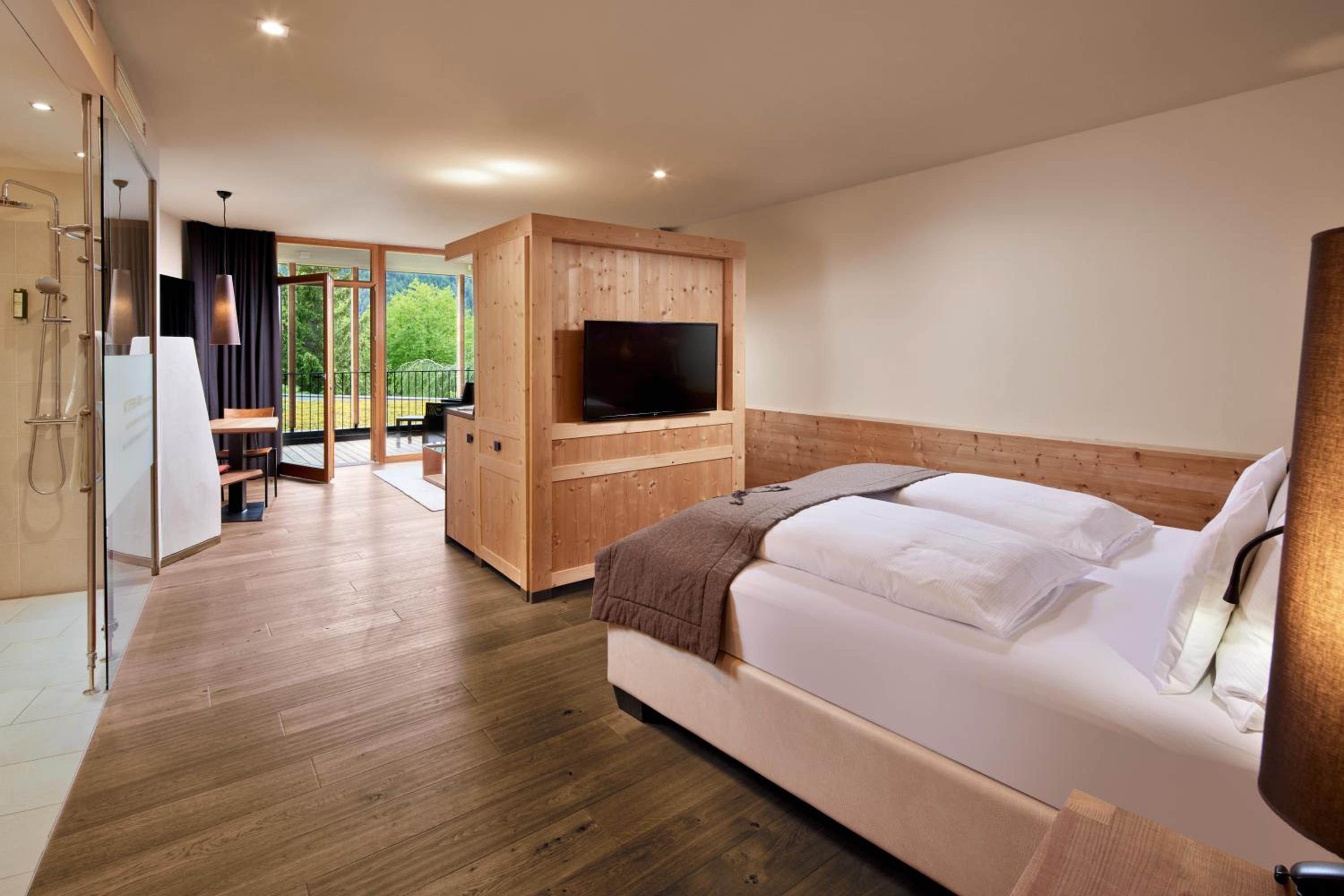 Deluxe Suite - Photo 1