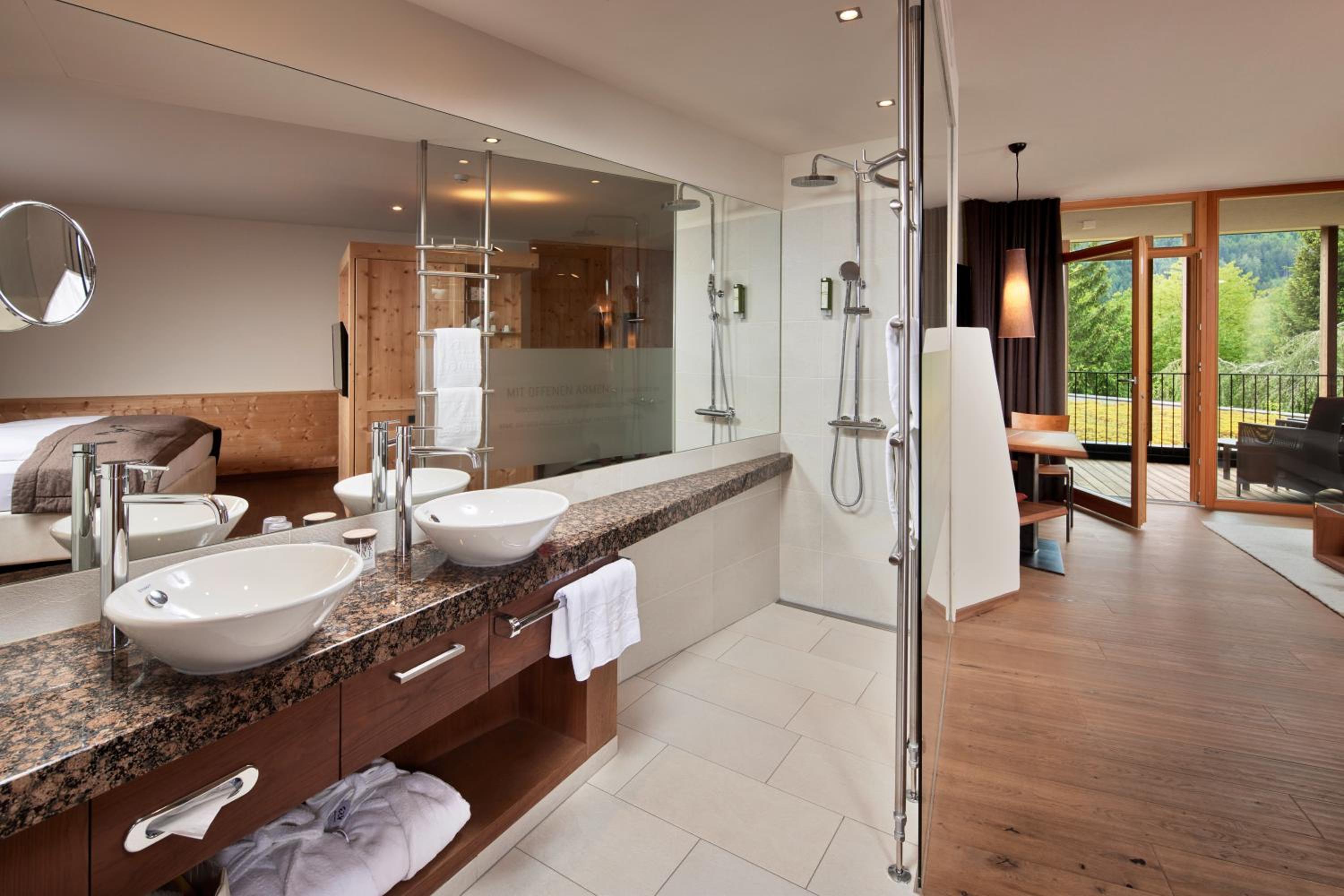 Deluxe Suite - Photo 3