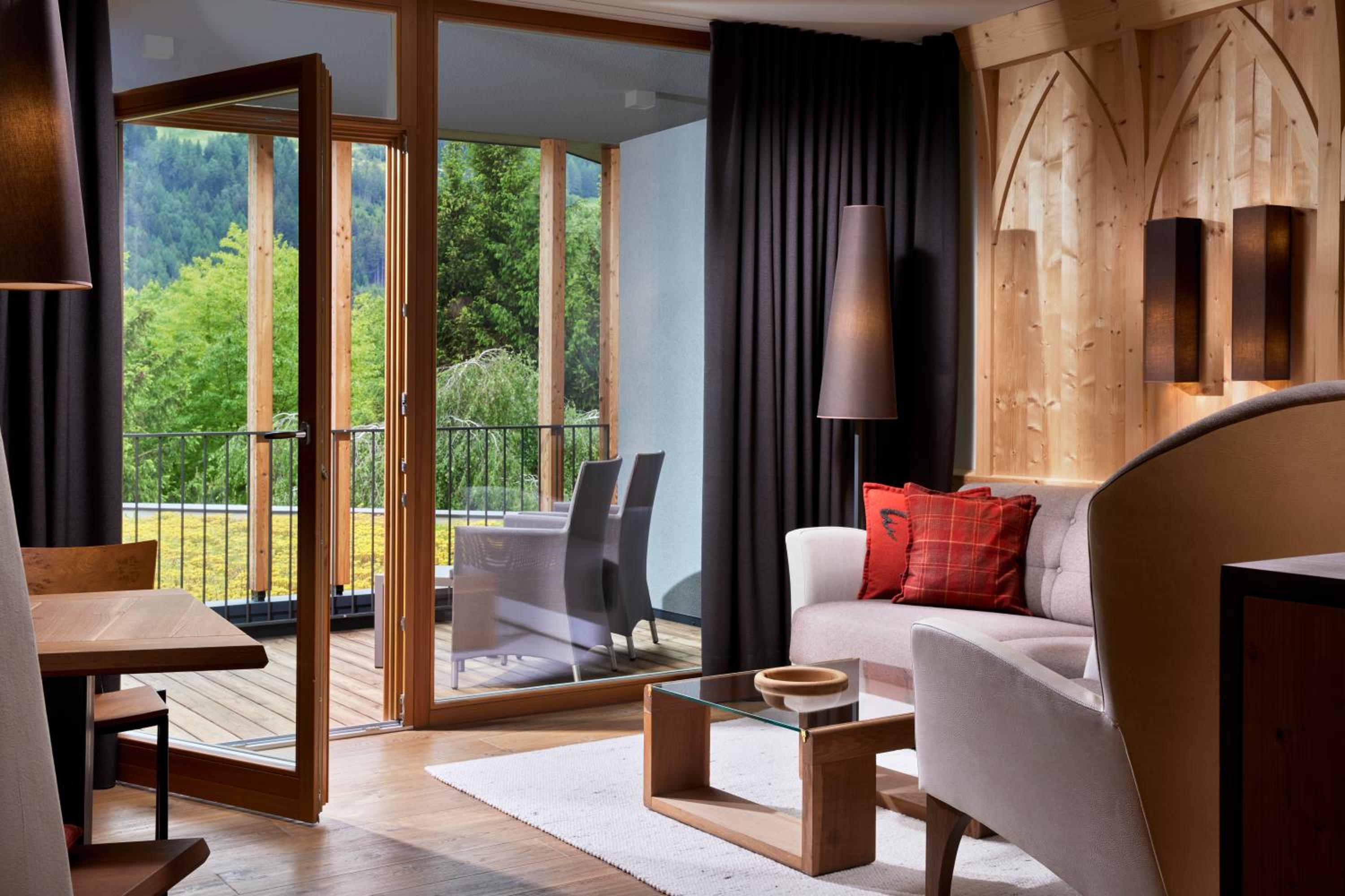 Deluxe Suite - Photo 4