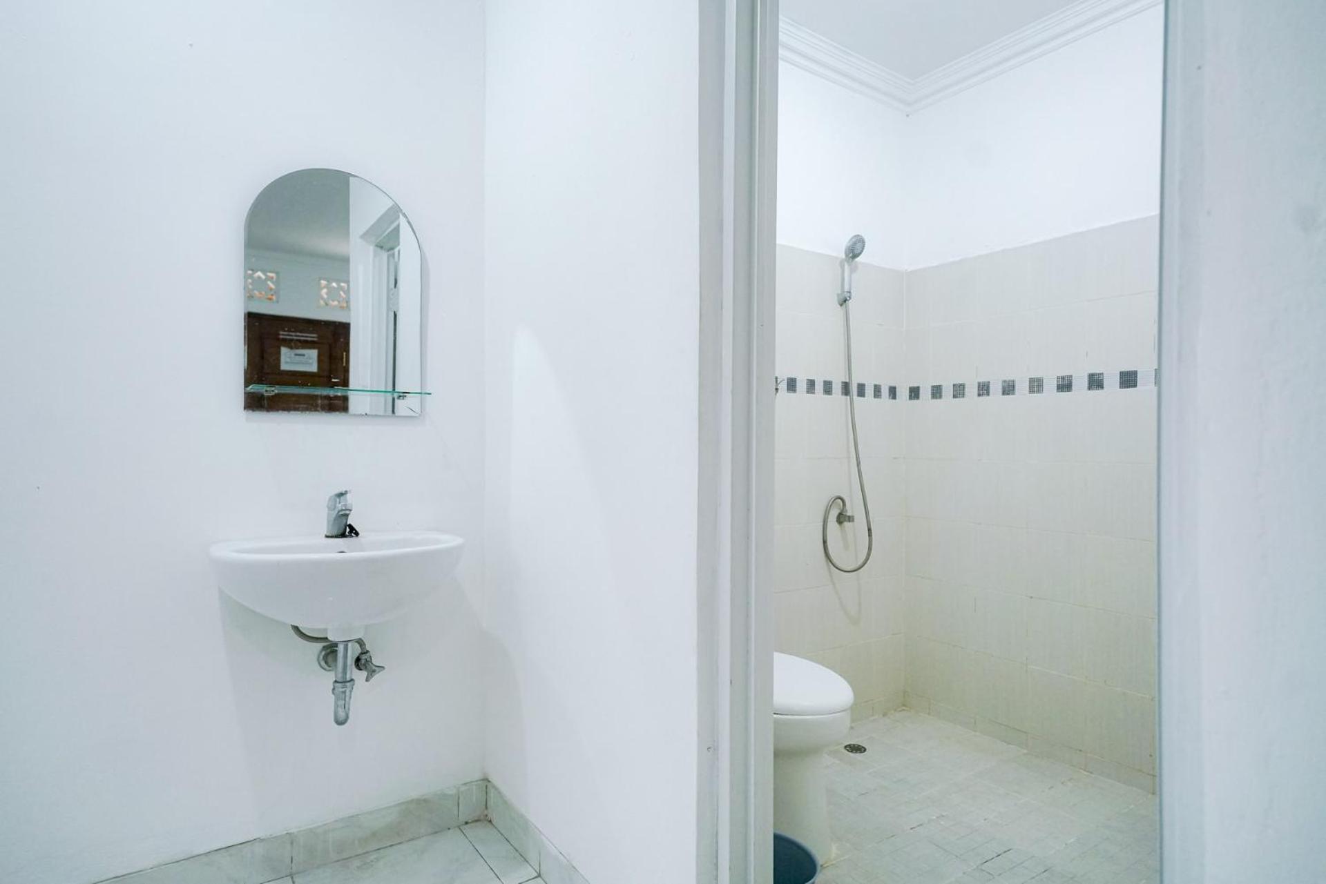 Standard Double Room - Photo 4
