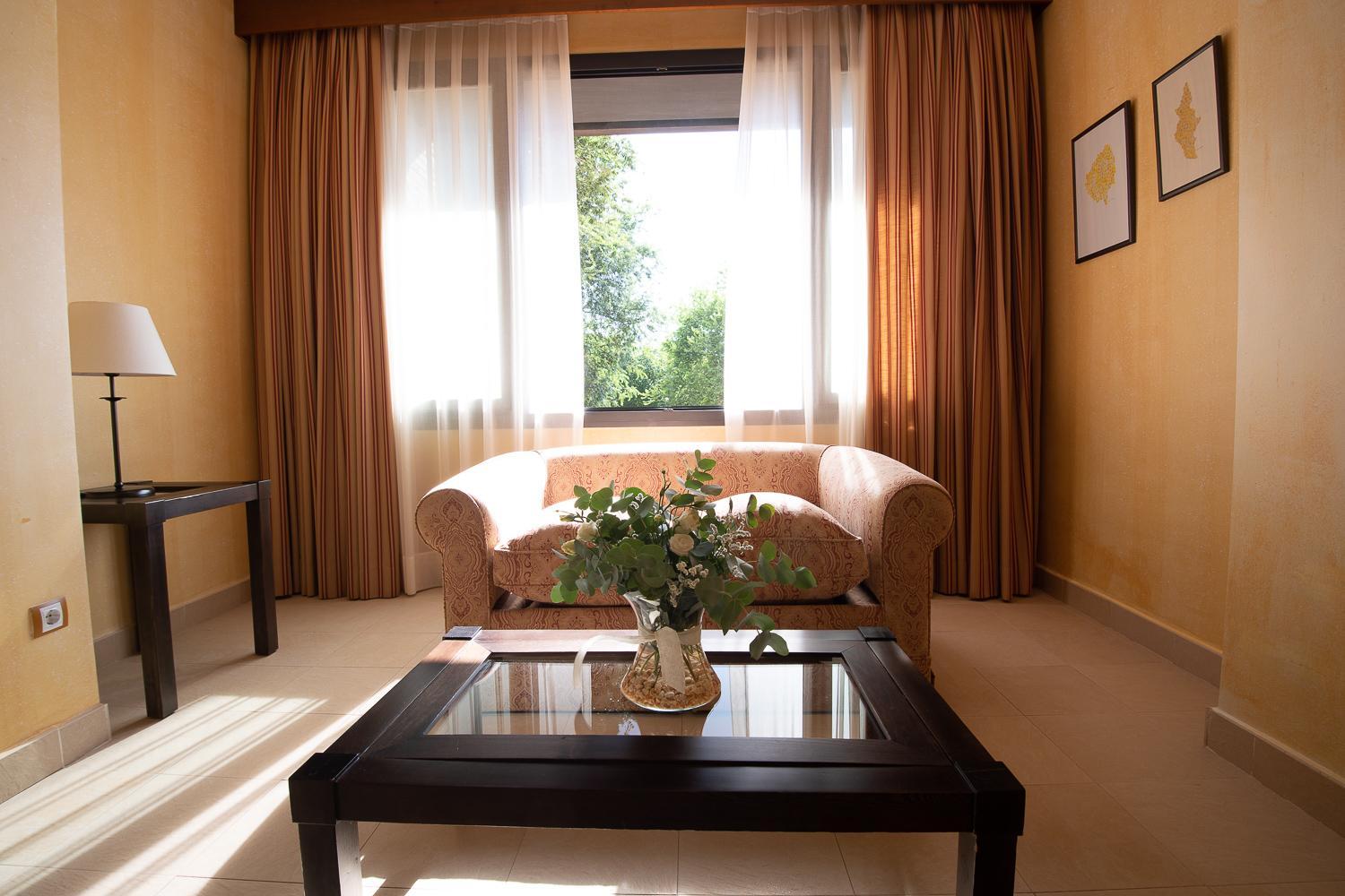 Large Twin Room photo 2