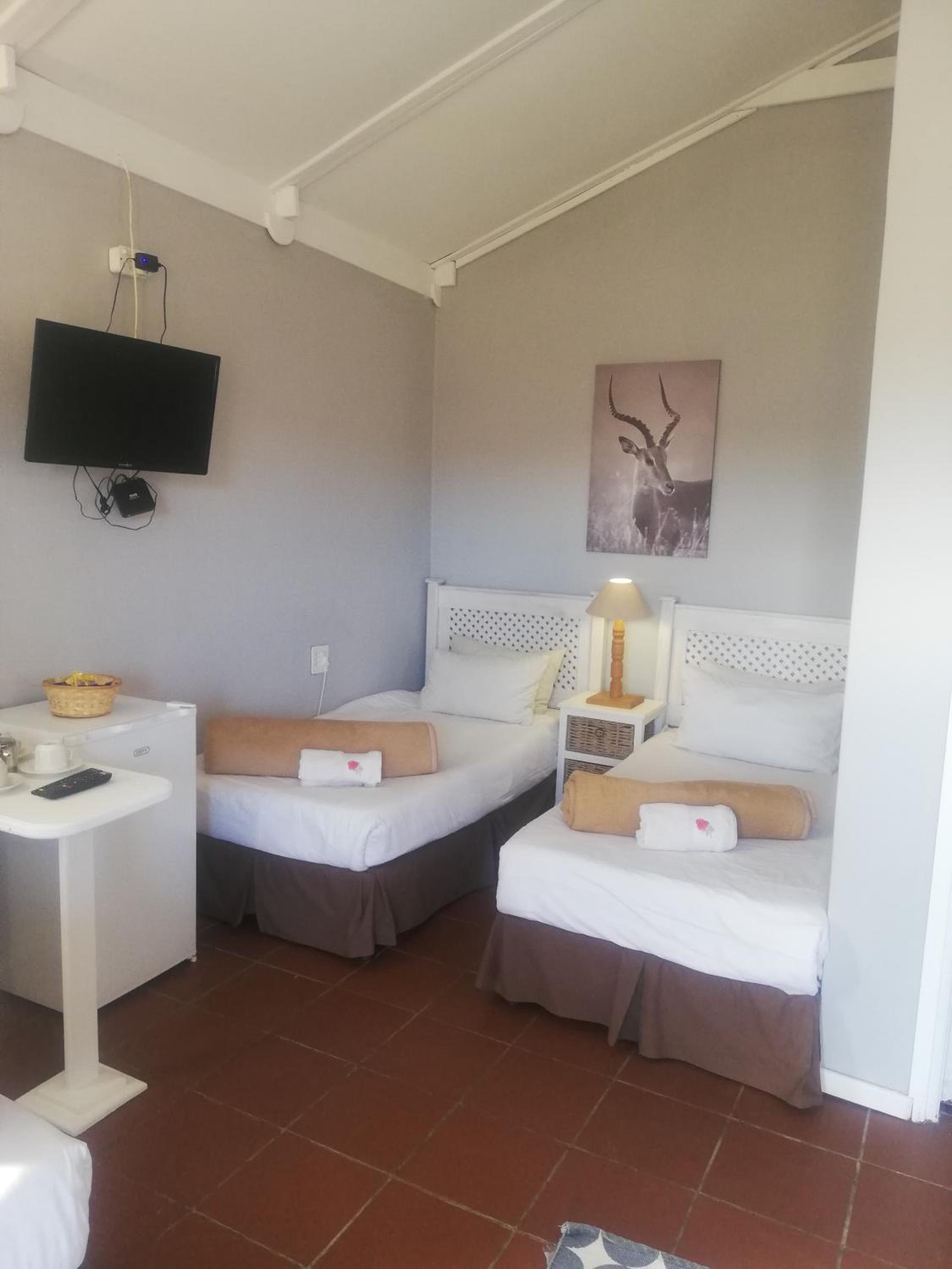 Quadruple Room with Garden View - Photo 2