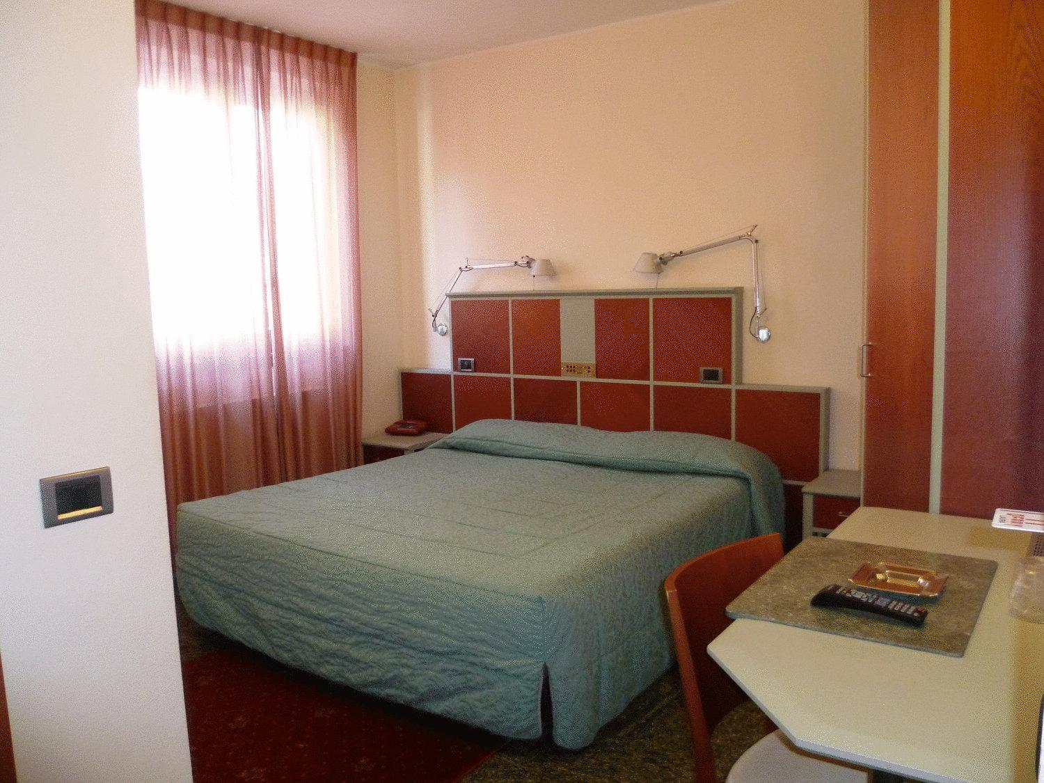 Double or Twin Room with Mountain View