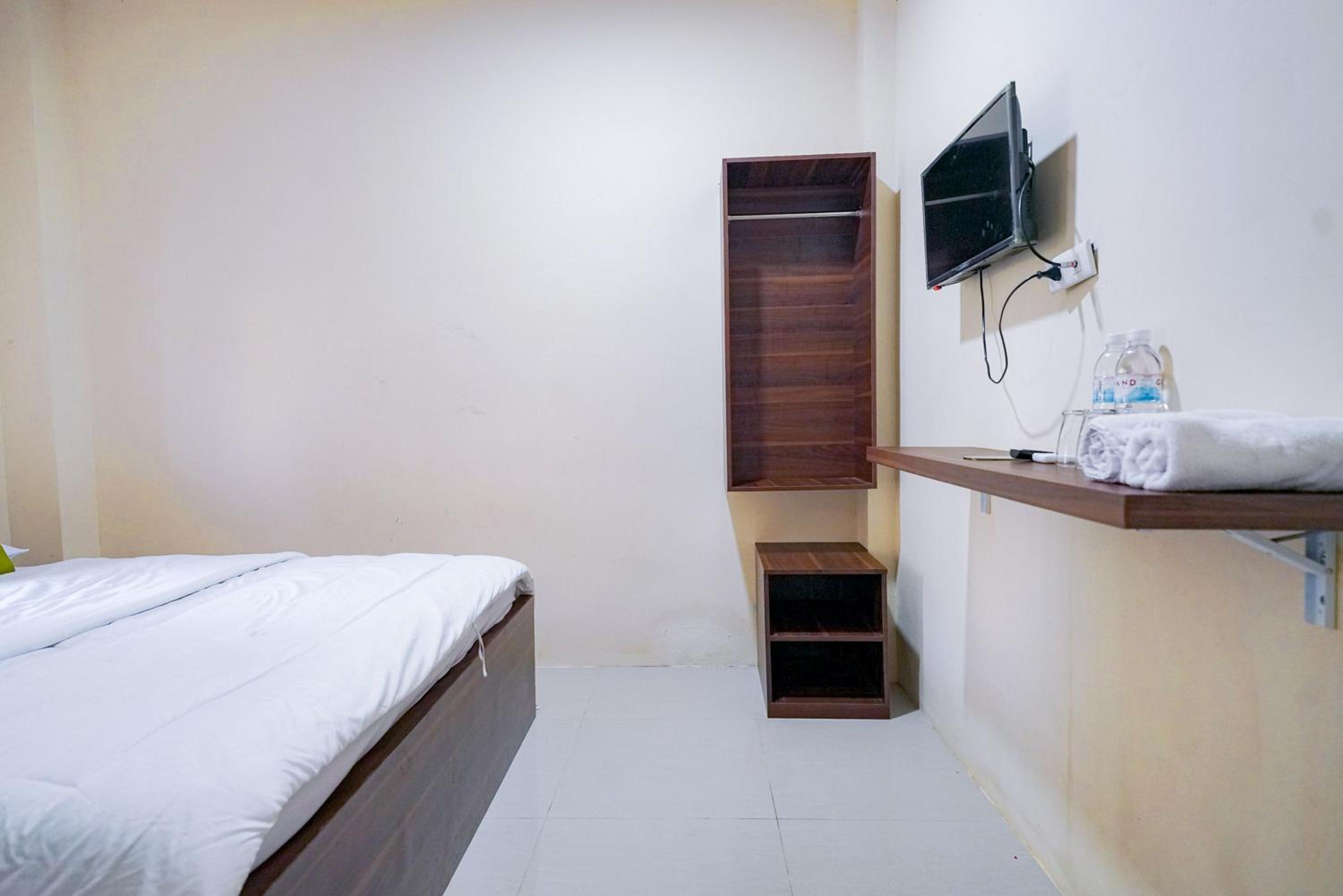 Standard Double Room - Photo 4