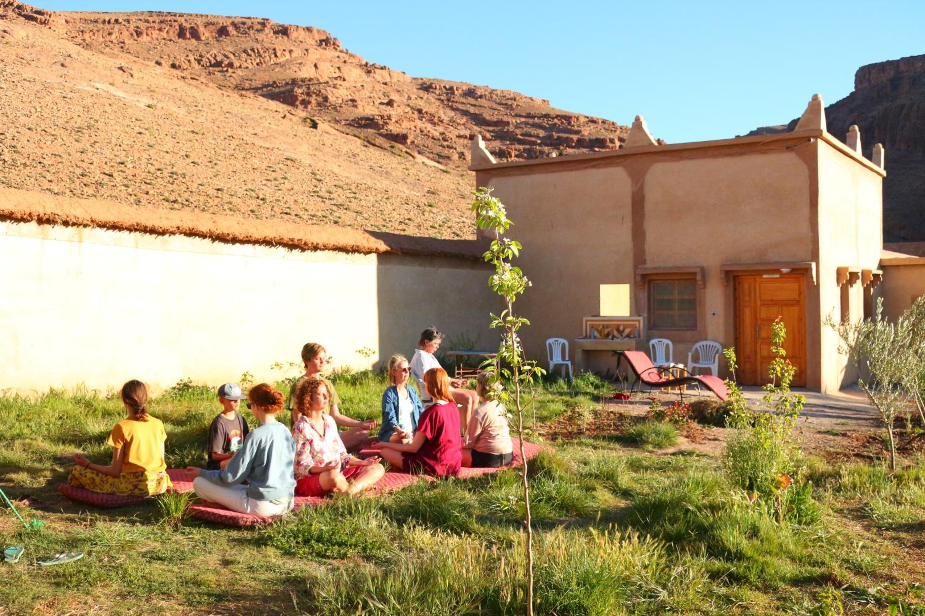 Family Room with Mountain View - Photo 7
