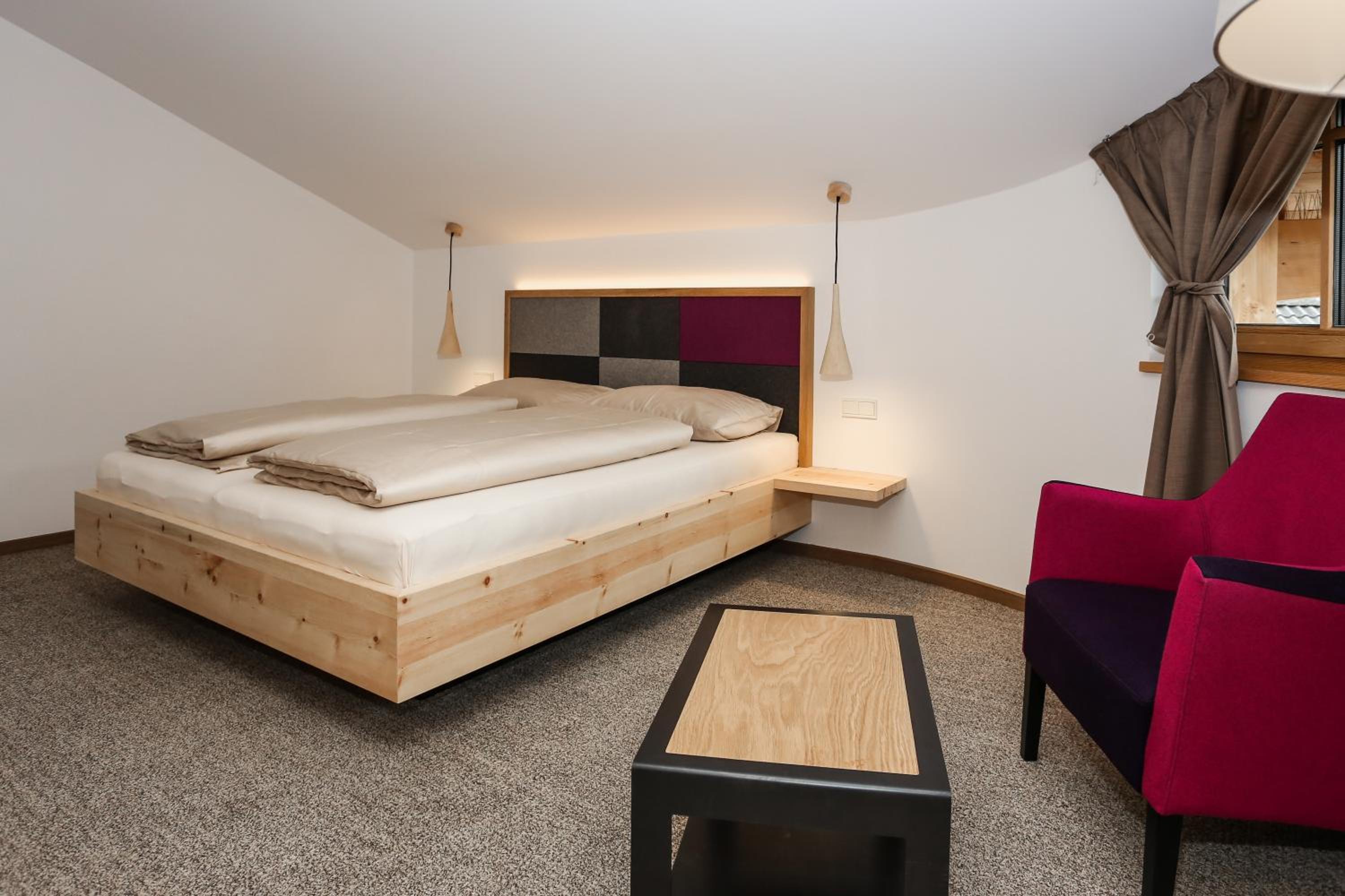 Standard Double Room with Balcony - Photo 4