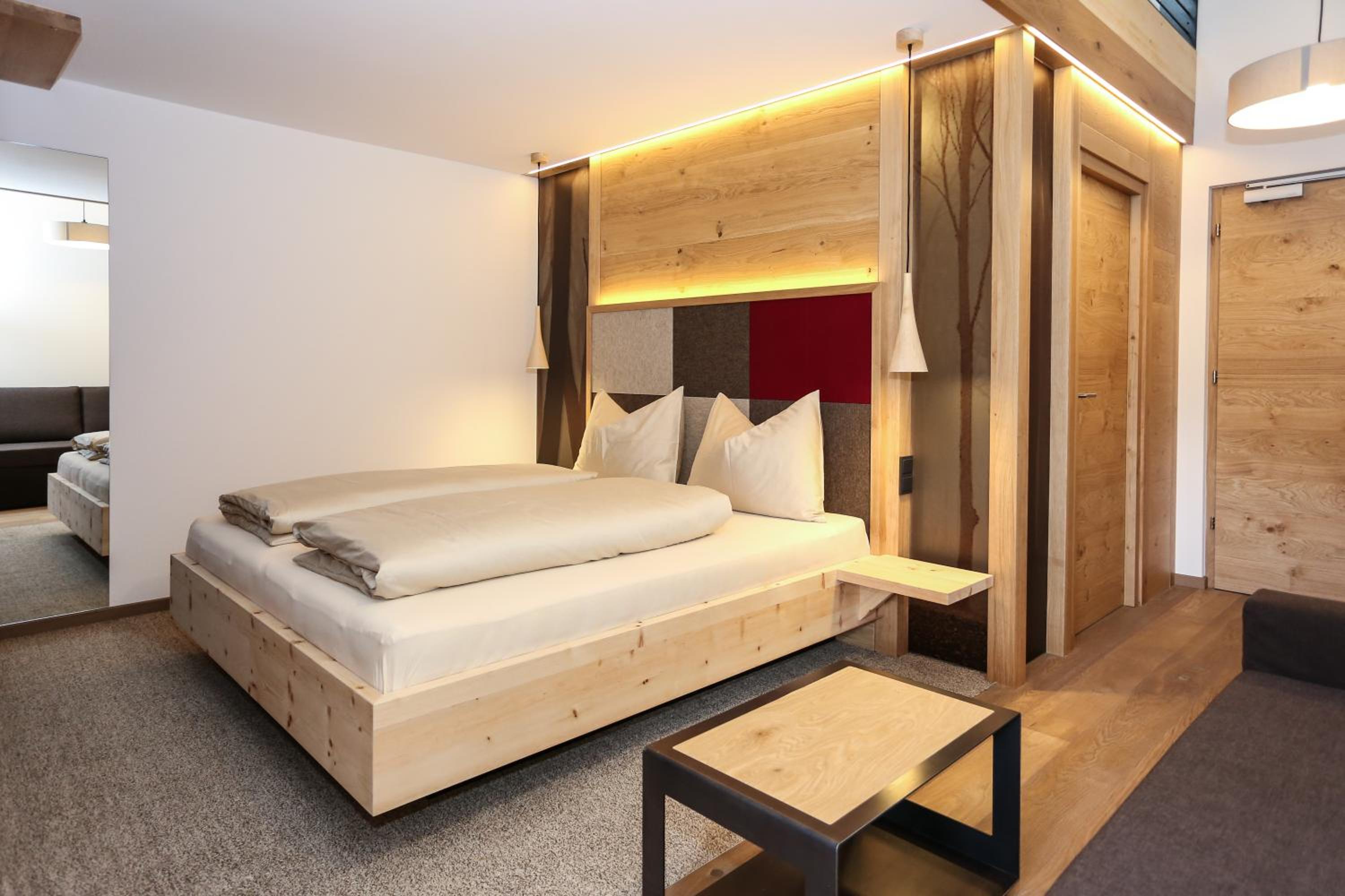 Deluxe Double Room with Balcony - Photo 2