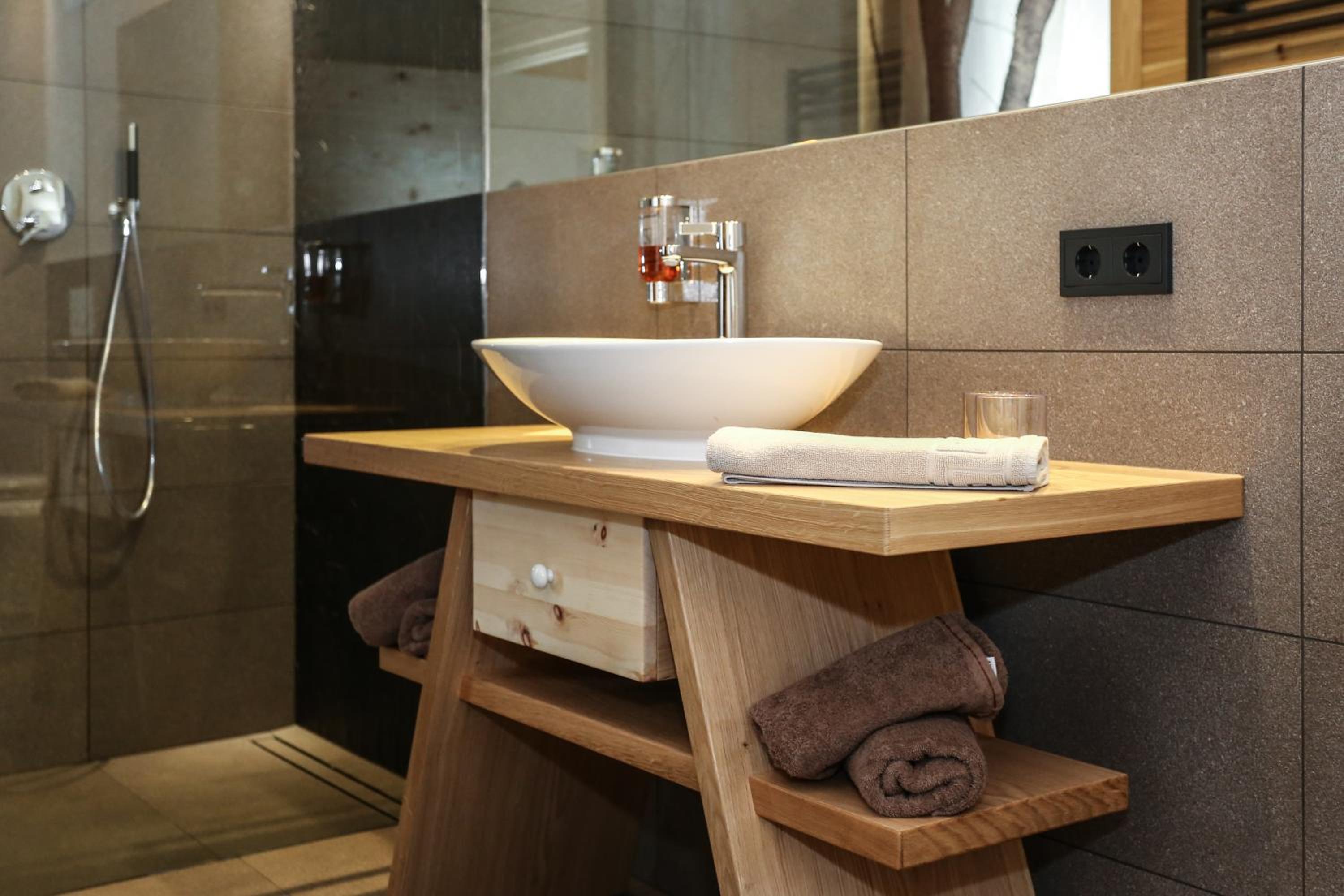 Superior Double Room with Balcony - Photo 4