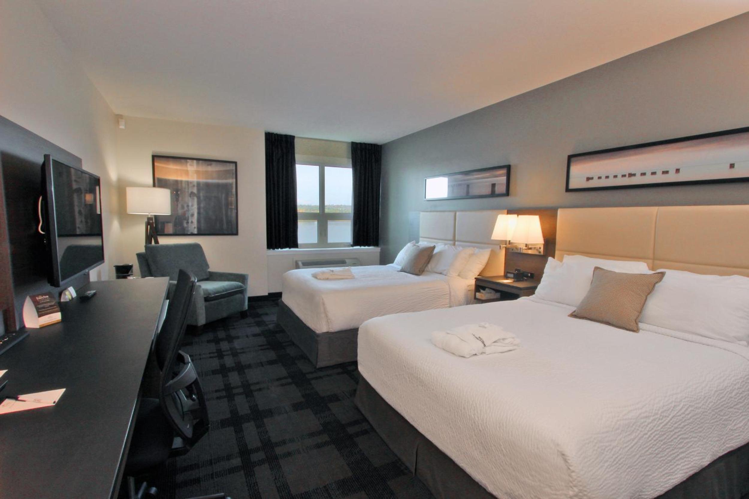 Queen Room with Two Queen Beds - Photo 1