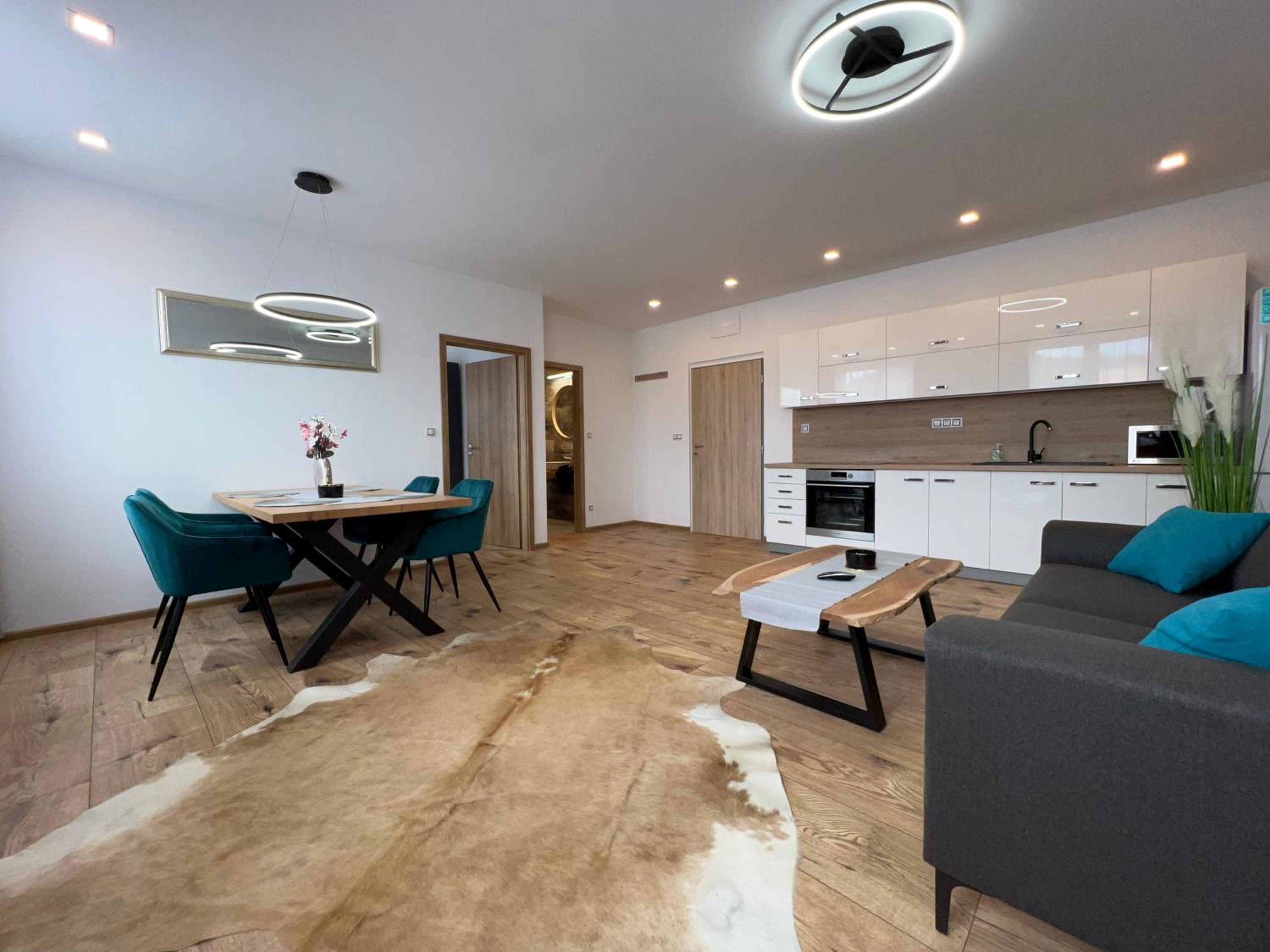 Two-Bedroom Apartment - Photo 4