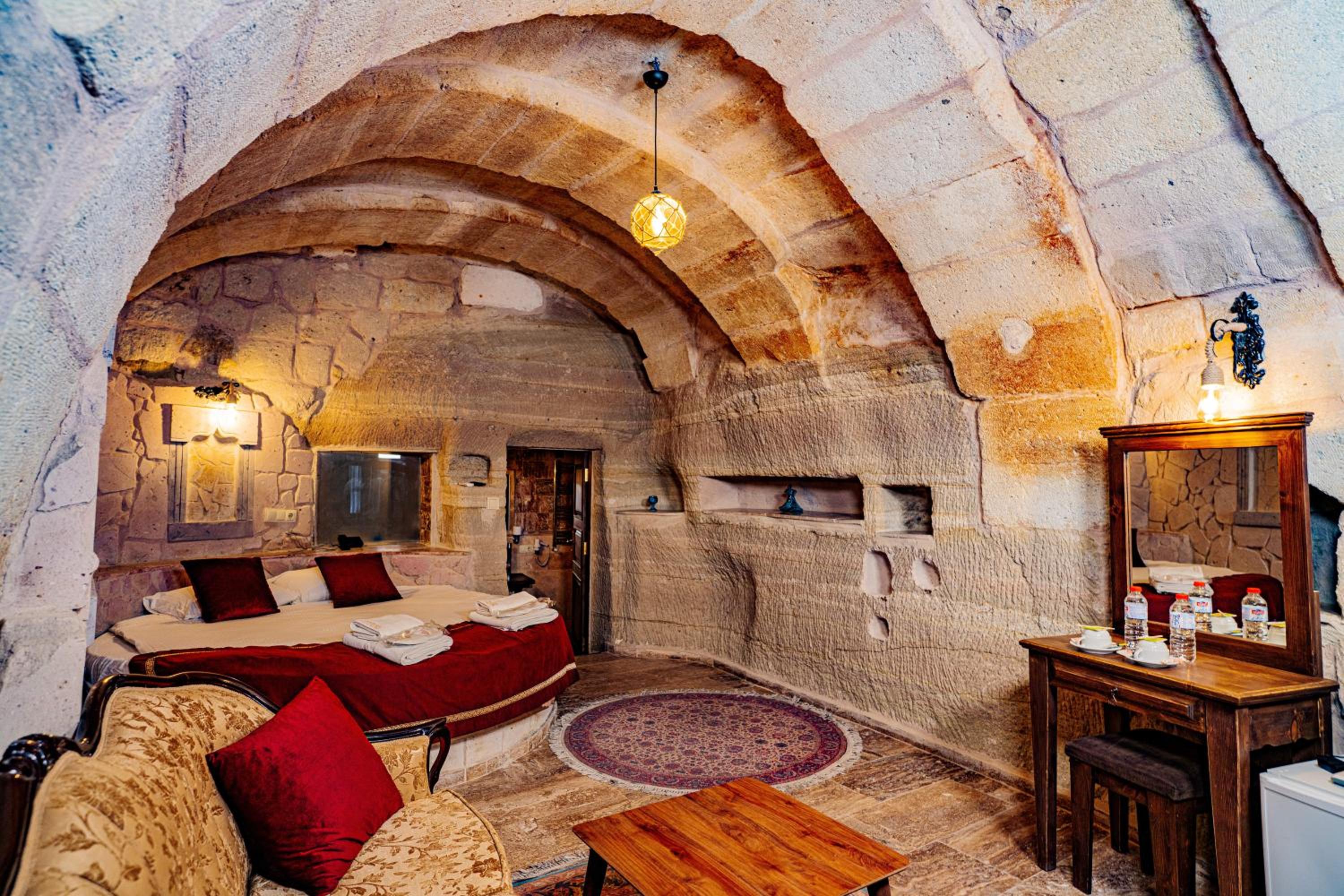 Deluxe Double Room with Bath - Photo 2