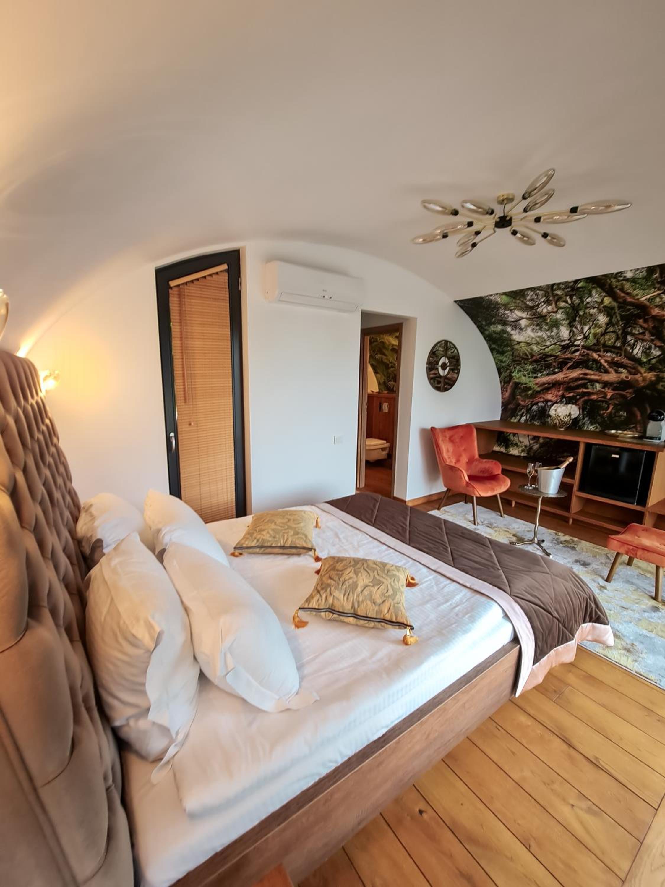 Deluxe Double Room - Photo 14