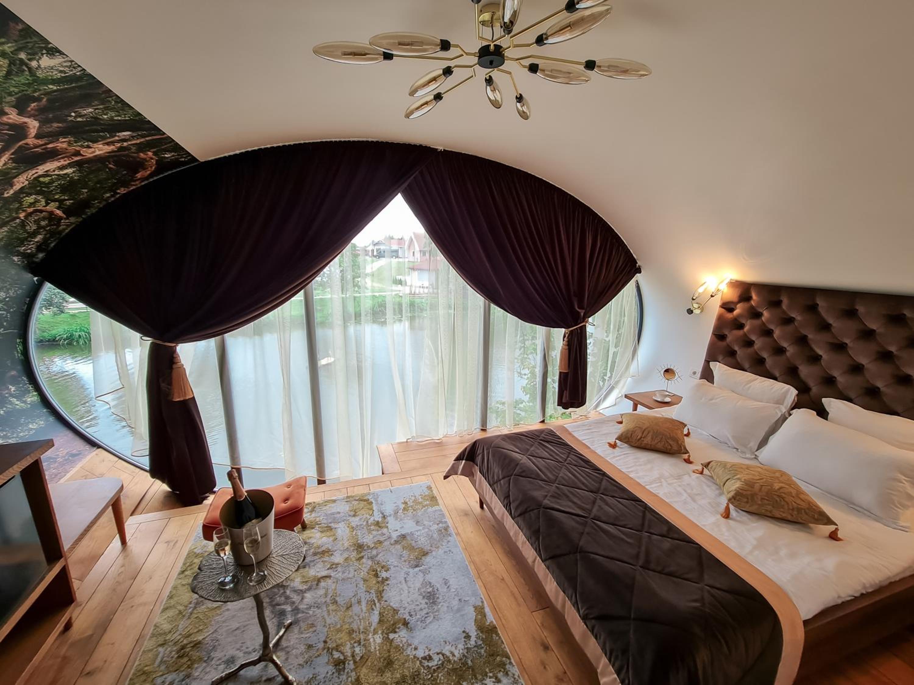Deluxe Double Room - Photo 8