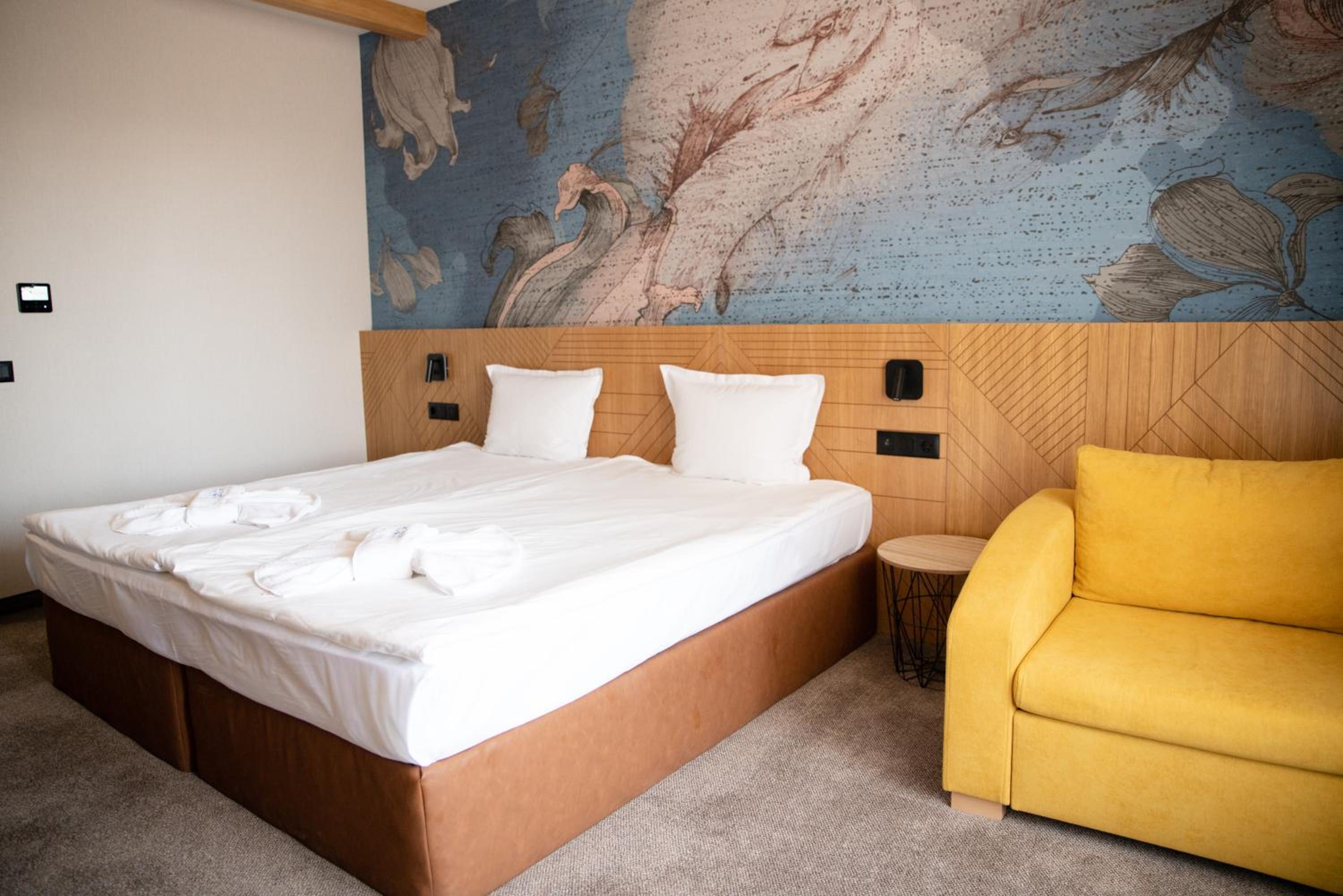 Double or Twin Room with Balcony photo 2