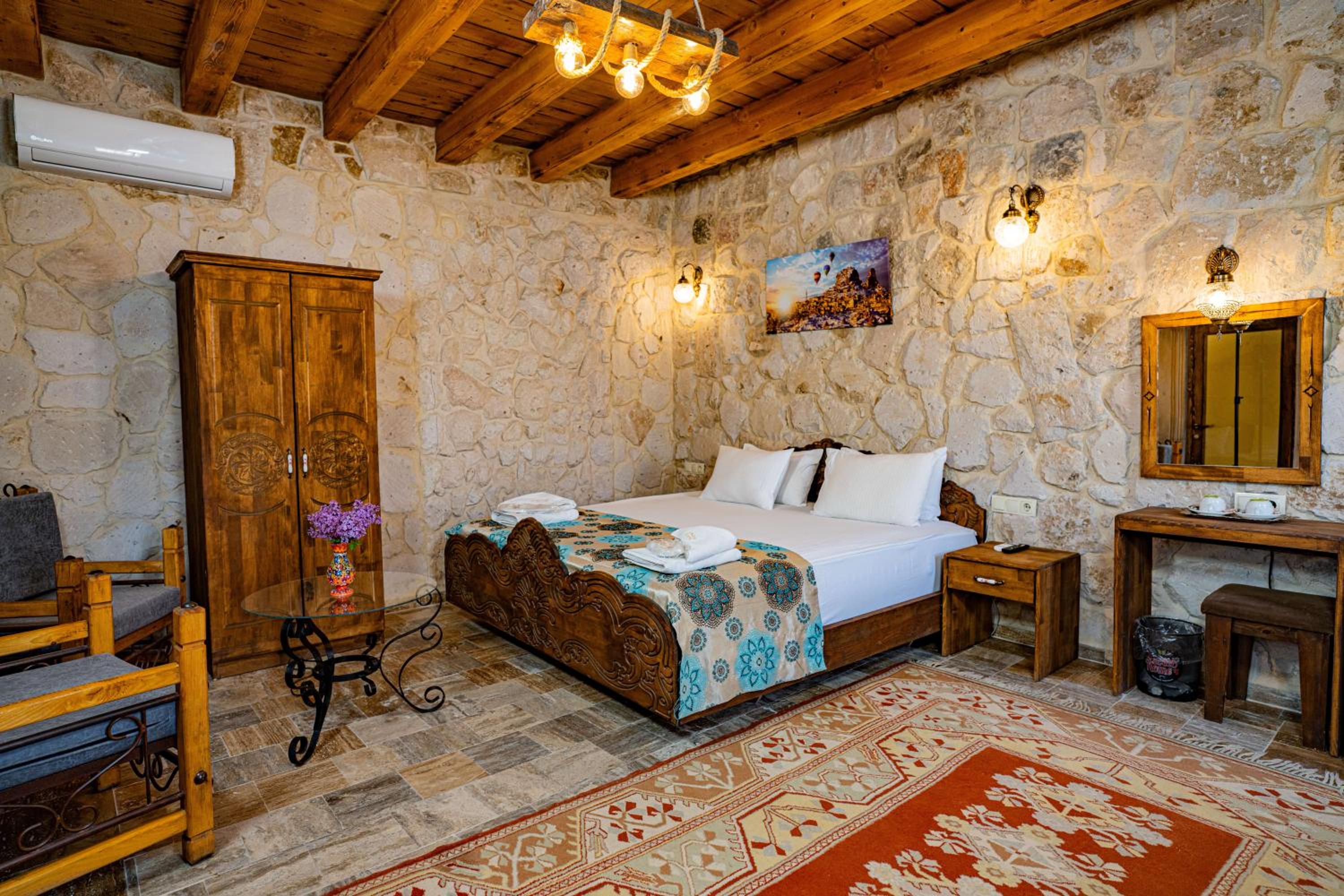 Superior Suite - Photo 6