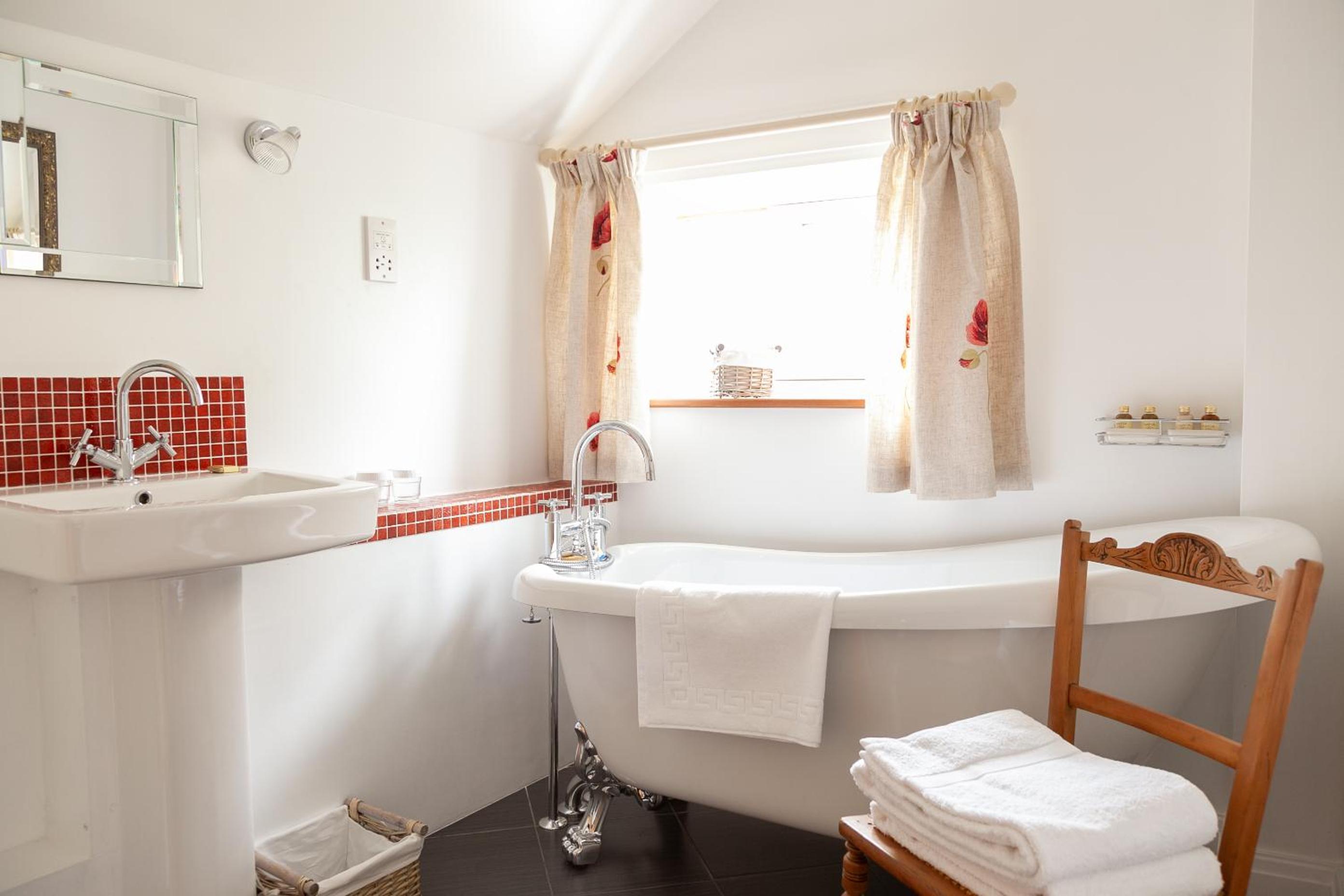 Deluxe Double Room with Bath photo 2