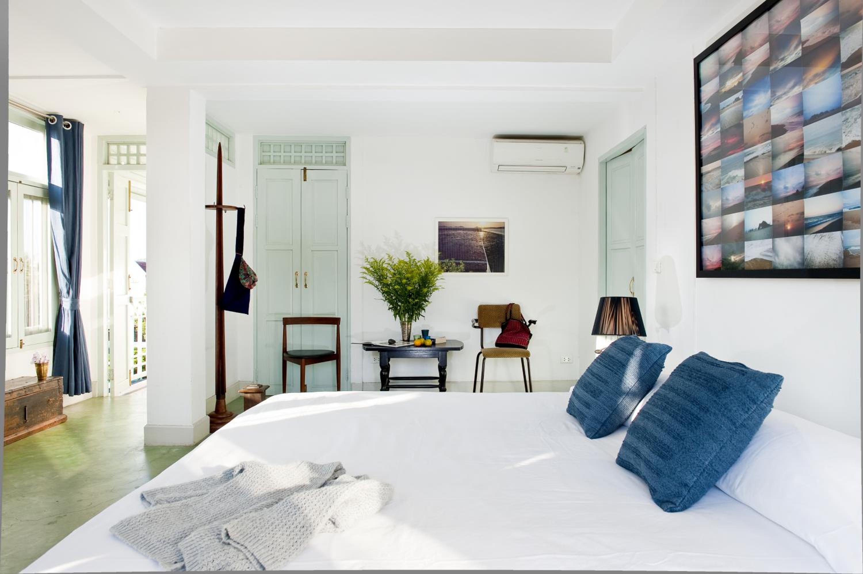 Deluxe Double Room with Balcony - Photo 44