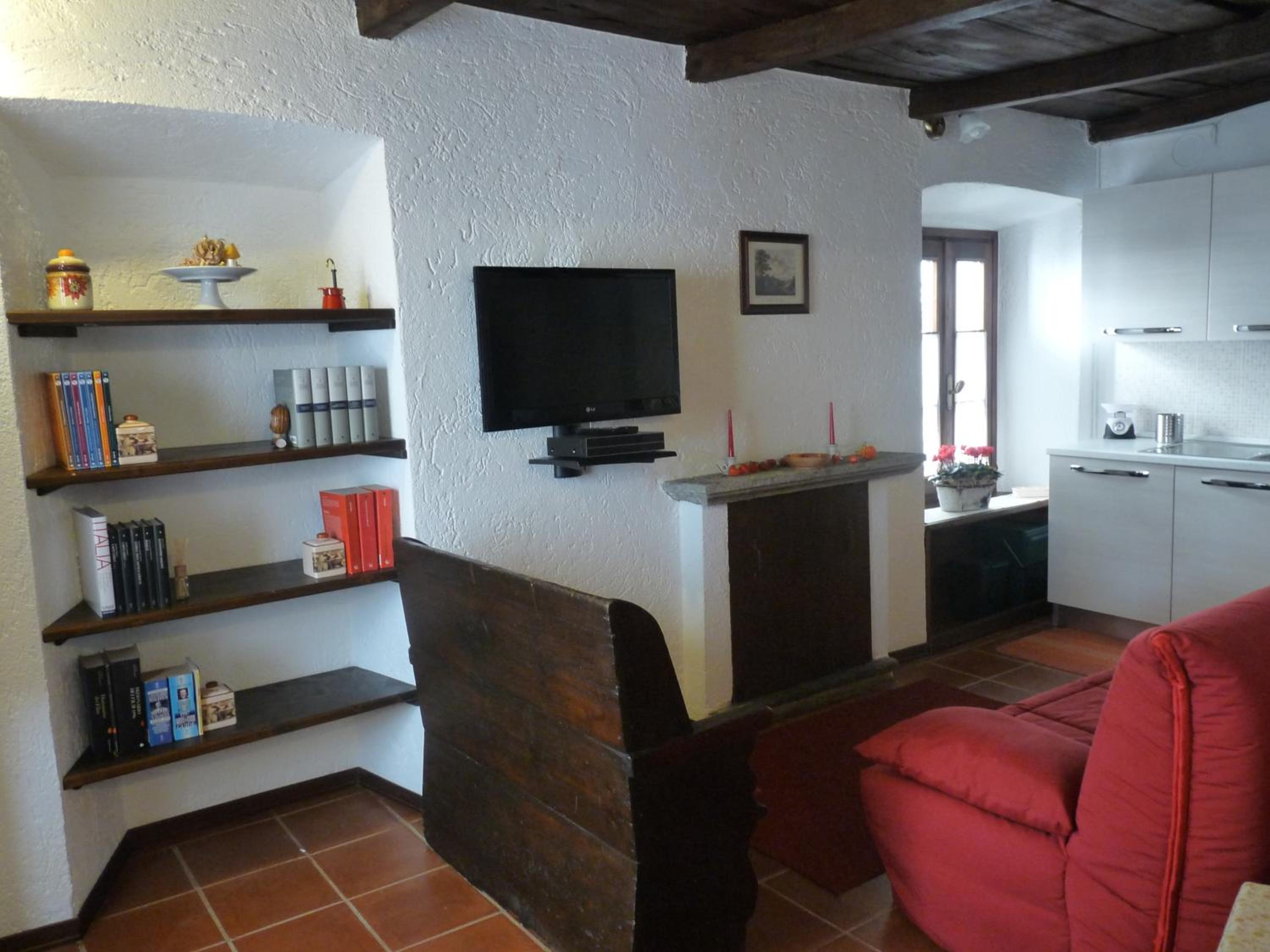 One-Bedroom Apartment with Partial Lake View