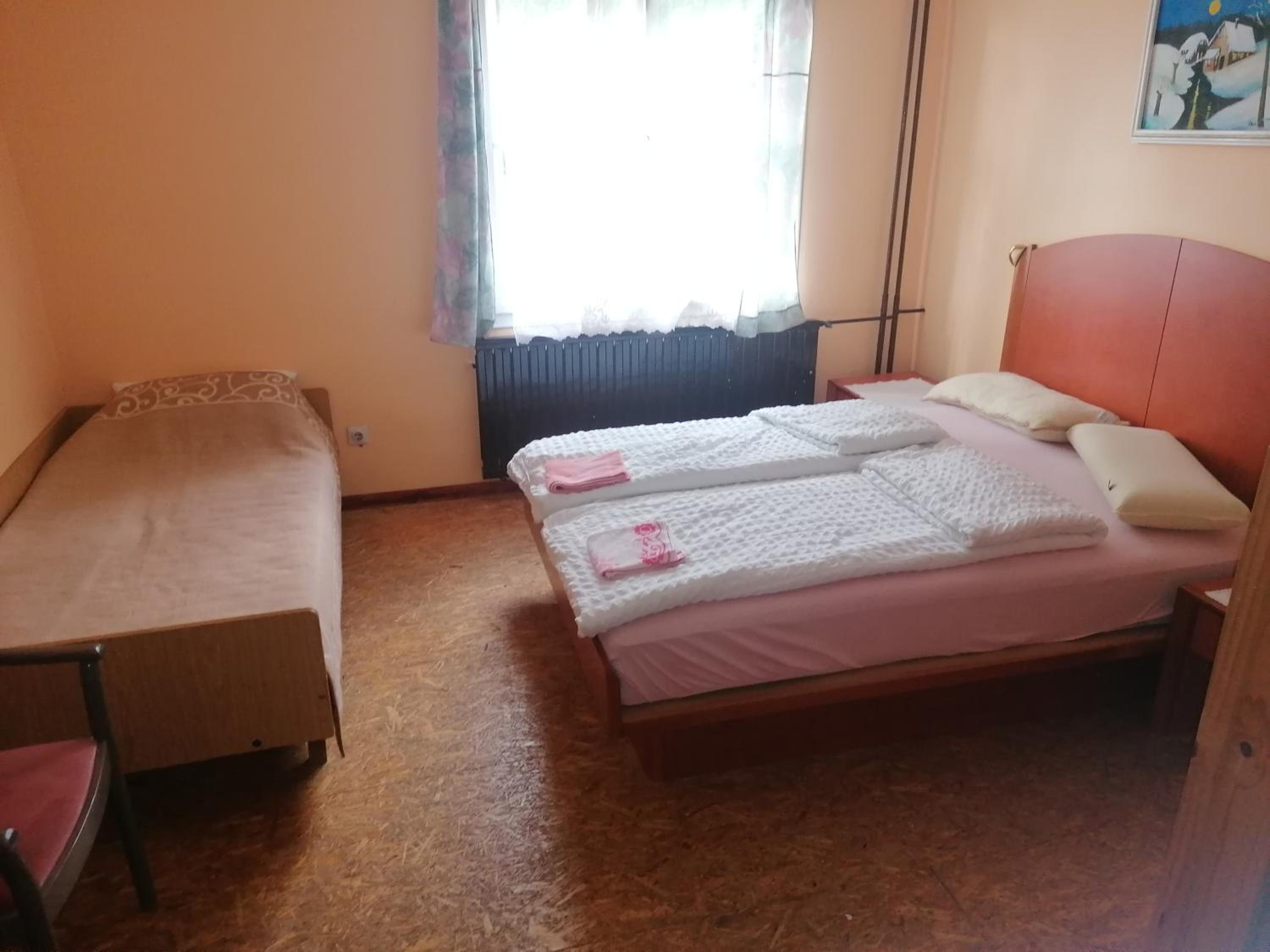 Triple Room With Private Bathroom photo 1