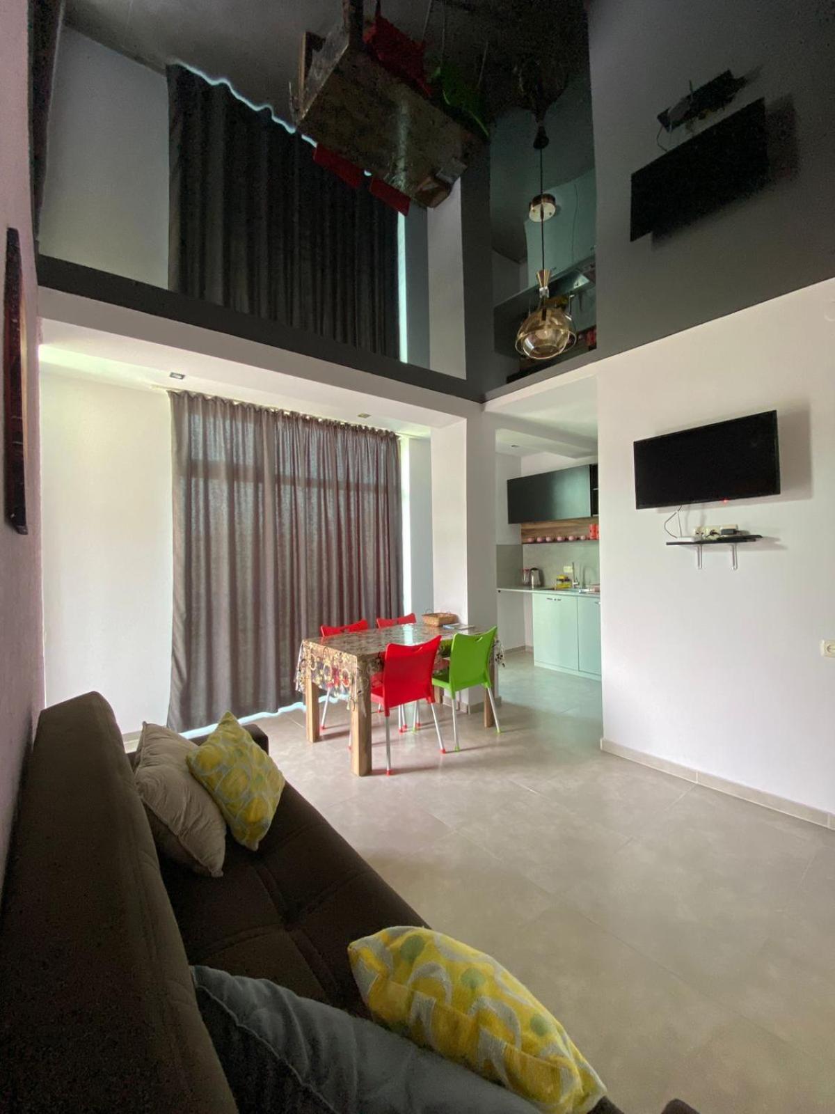 One-Bedroom Apartment photo 2