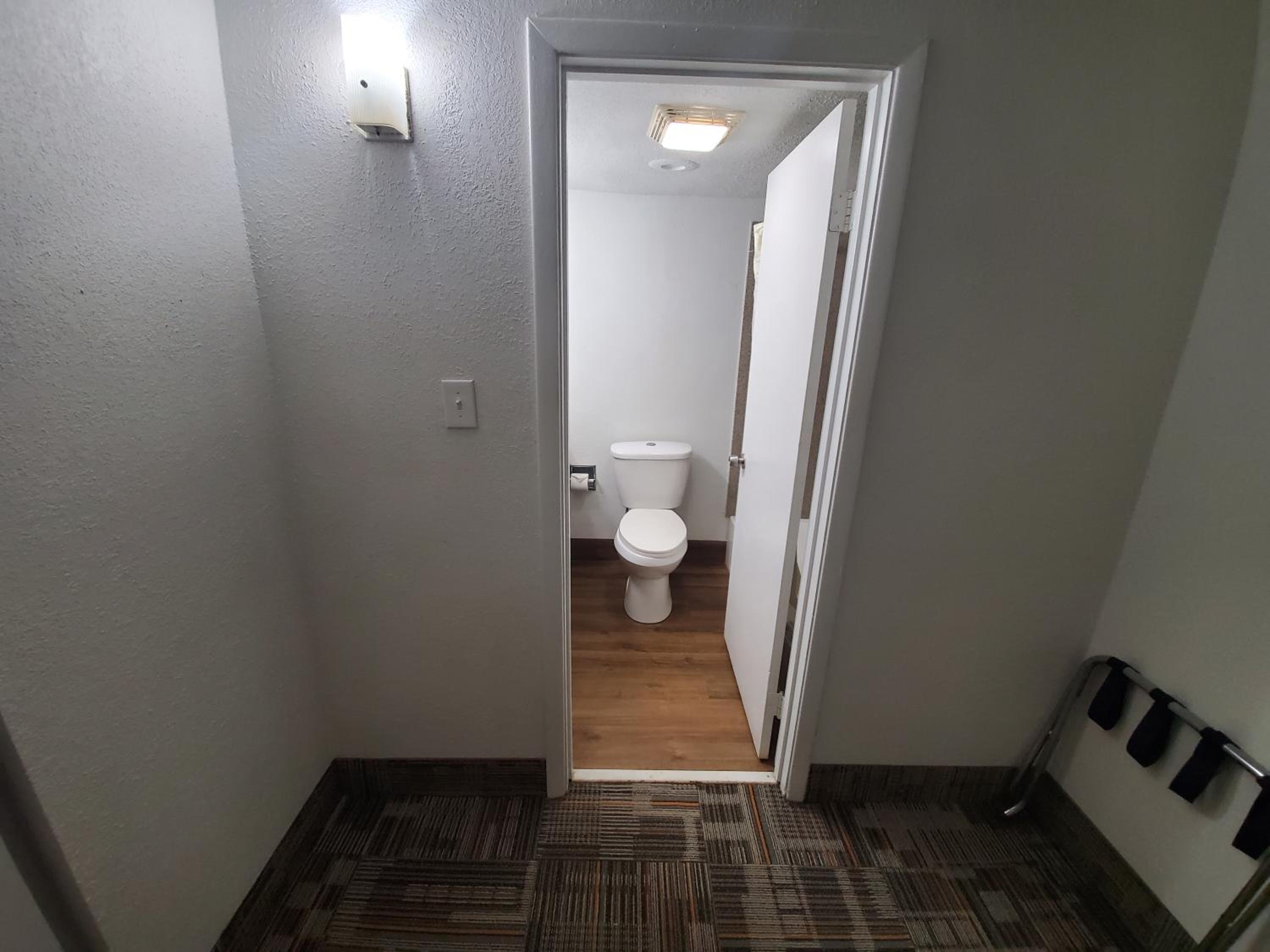 King Room Non-Smoking photo 2