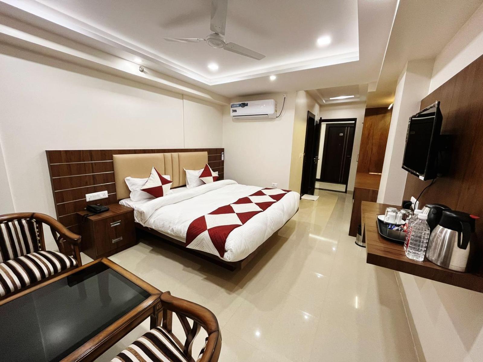Deluxe Double Room - Photo 9