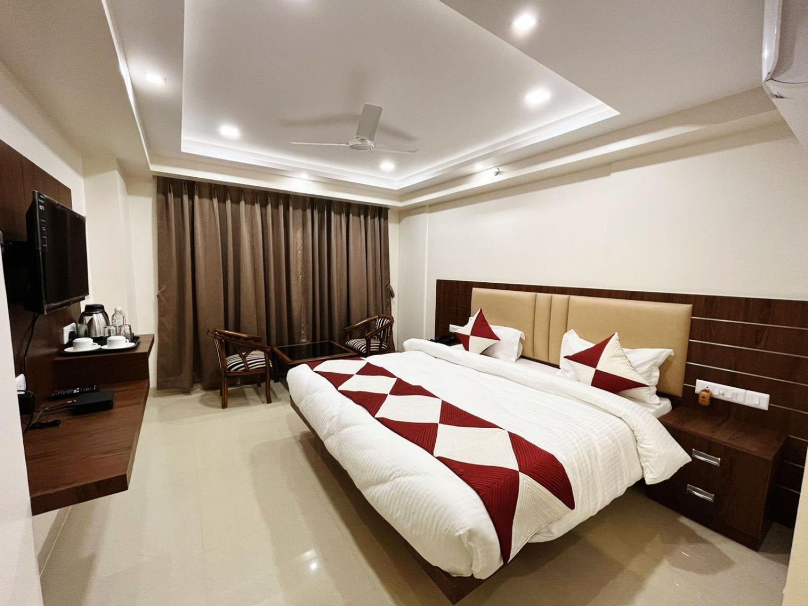 Deluxe Double Room - Photo 10