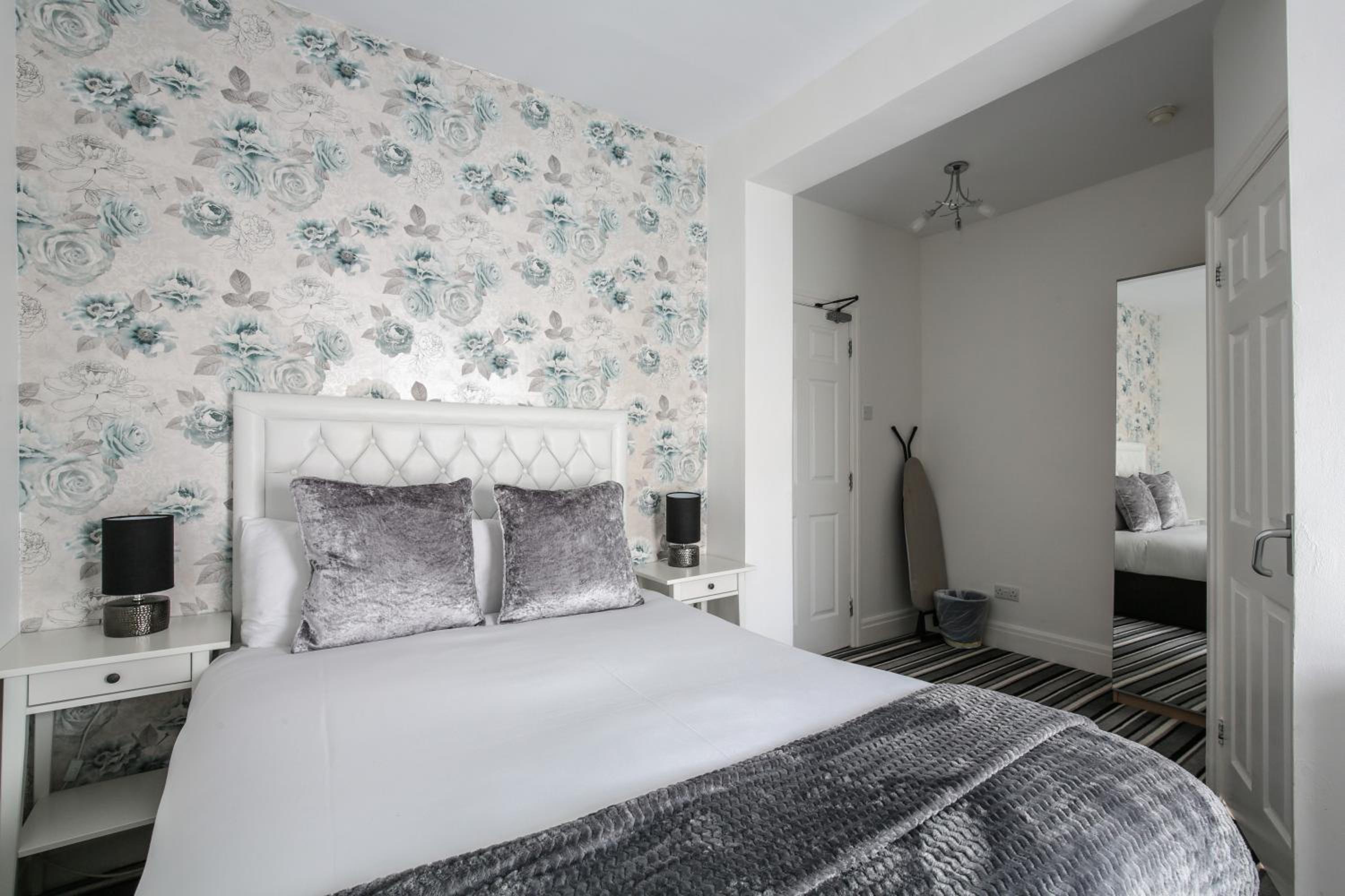 Single Room - Photo 1