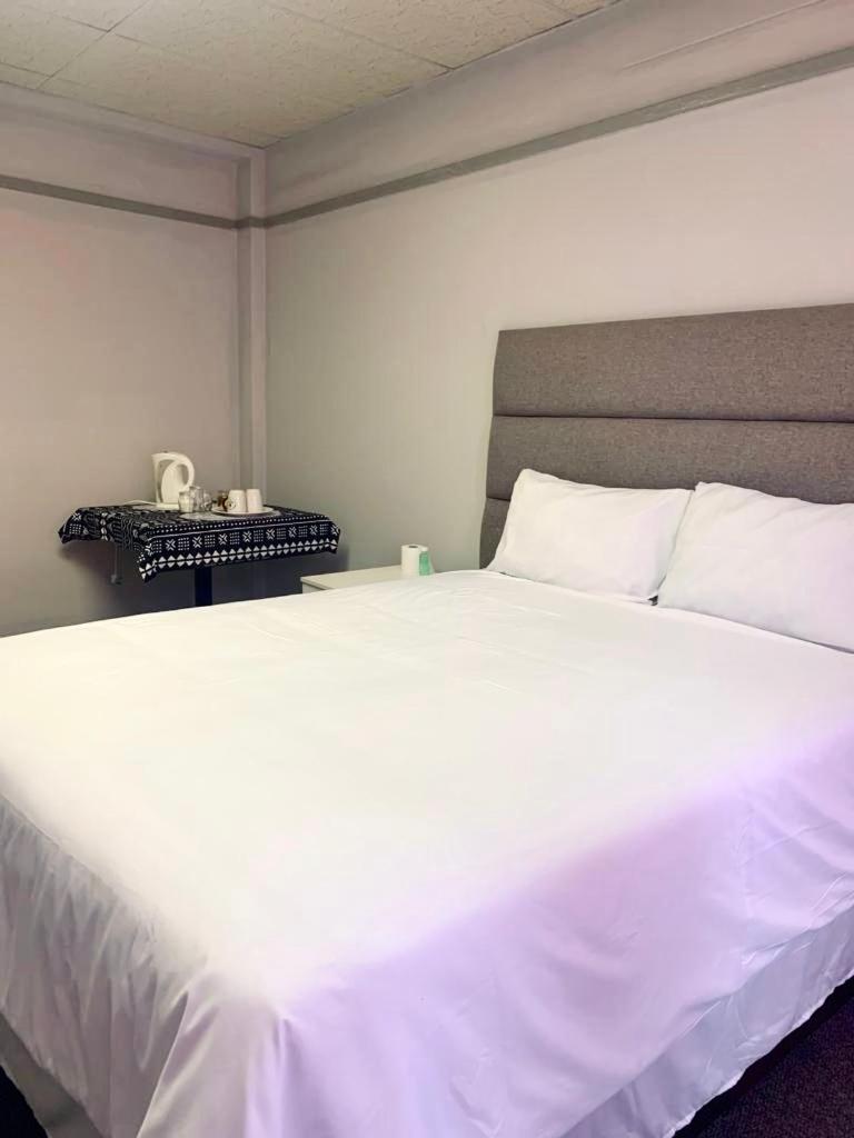 Standard Double Room - Photo 3