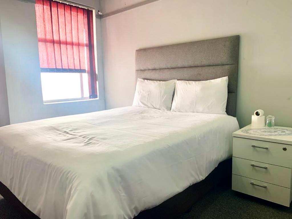 Budget Double Room - Photo 7