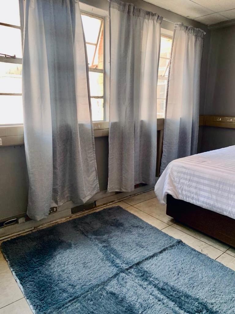 Budget Double Room - Photo 6