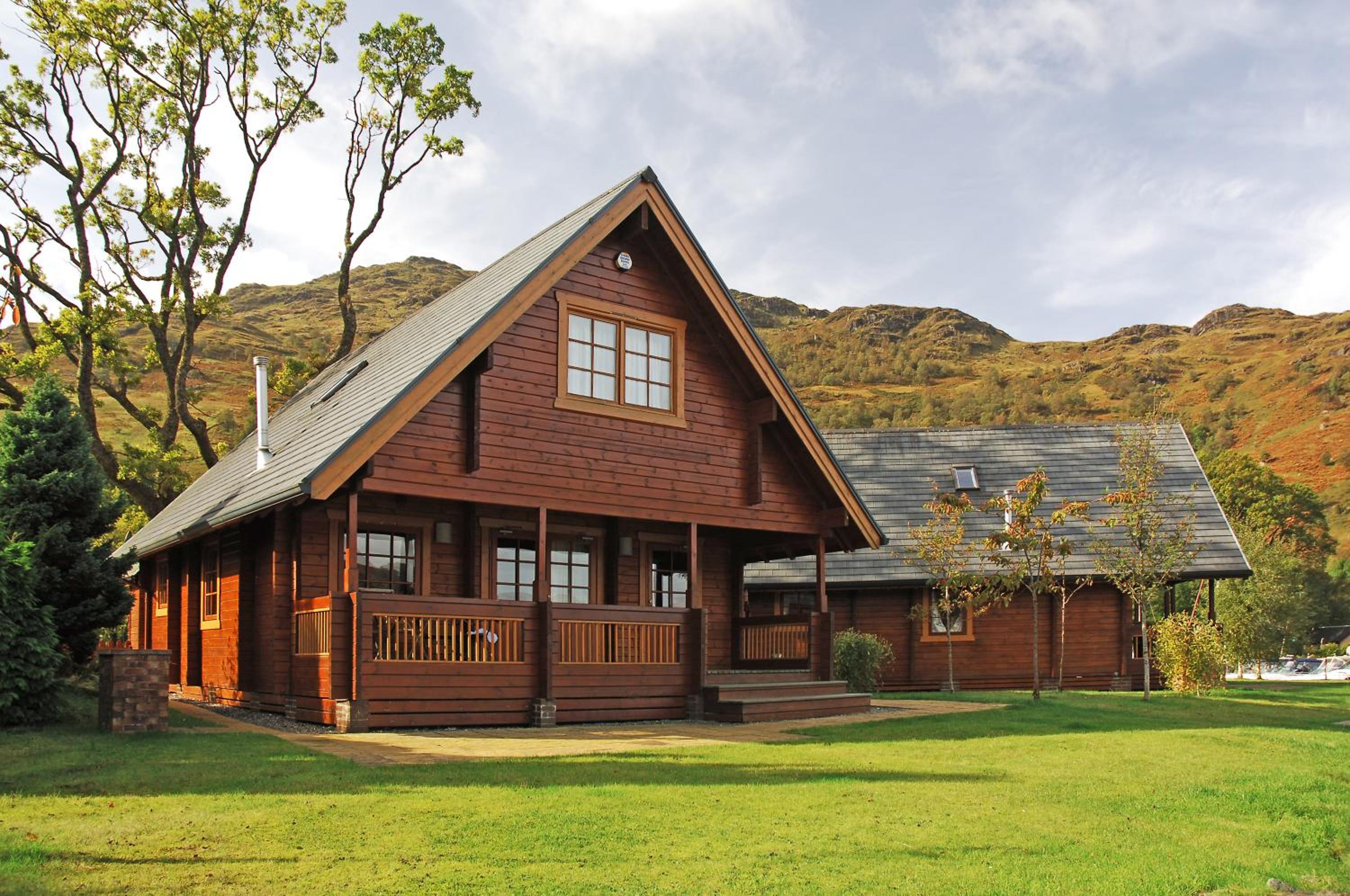 Three-Bedroom Lodge with Loch View photo 2