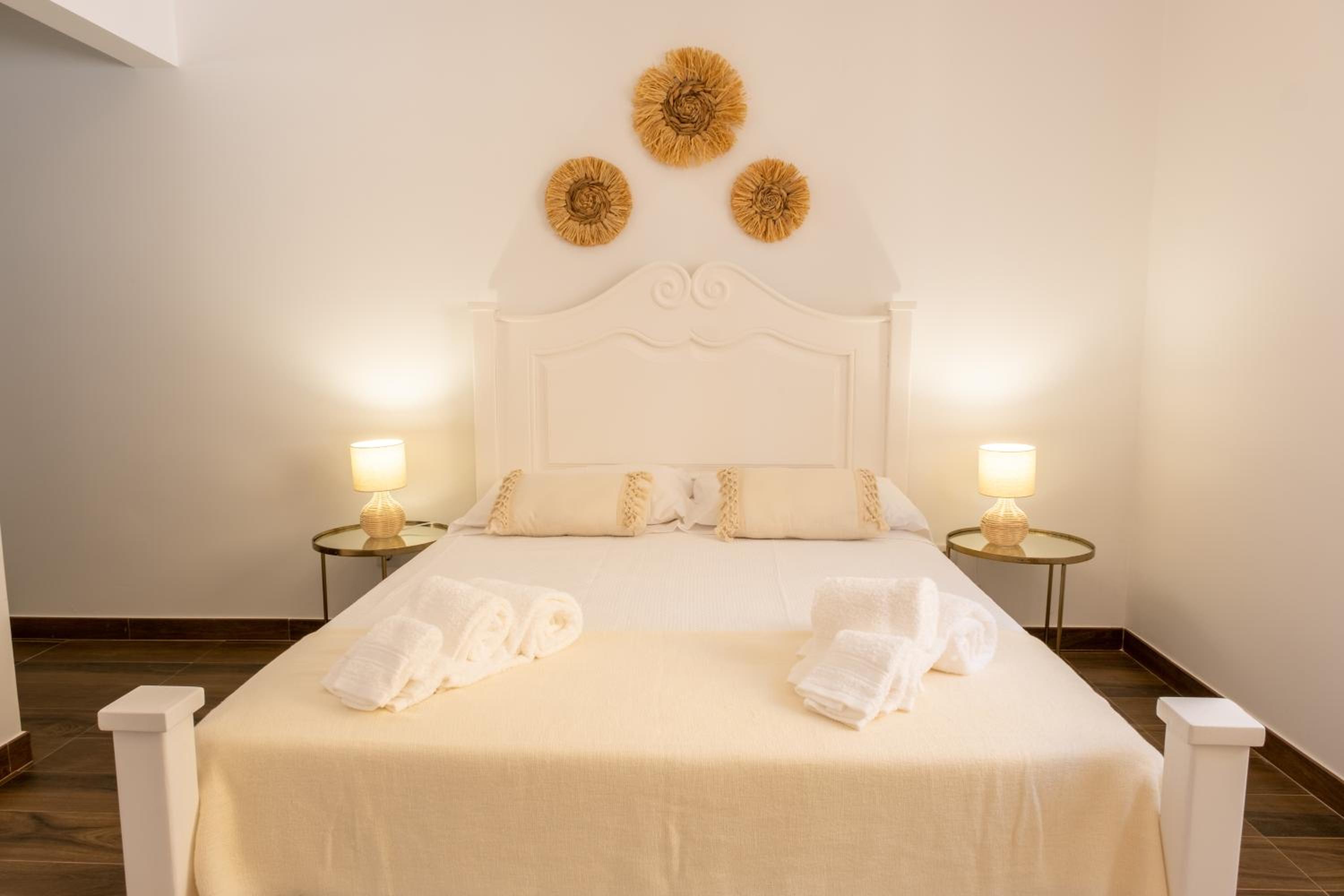 Three-Bedroom House photo 3