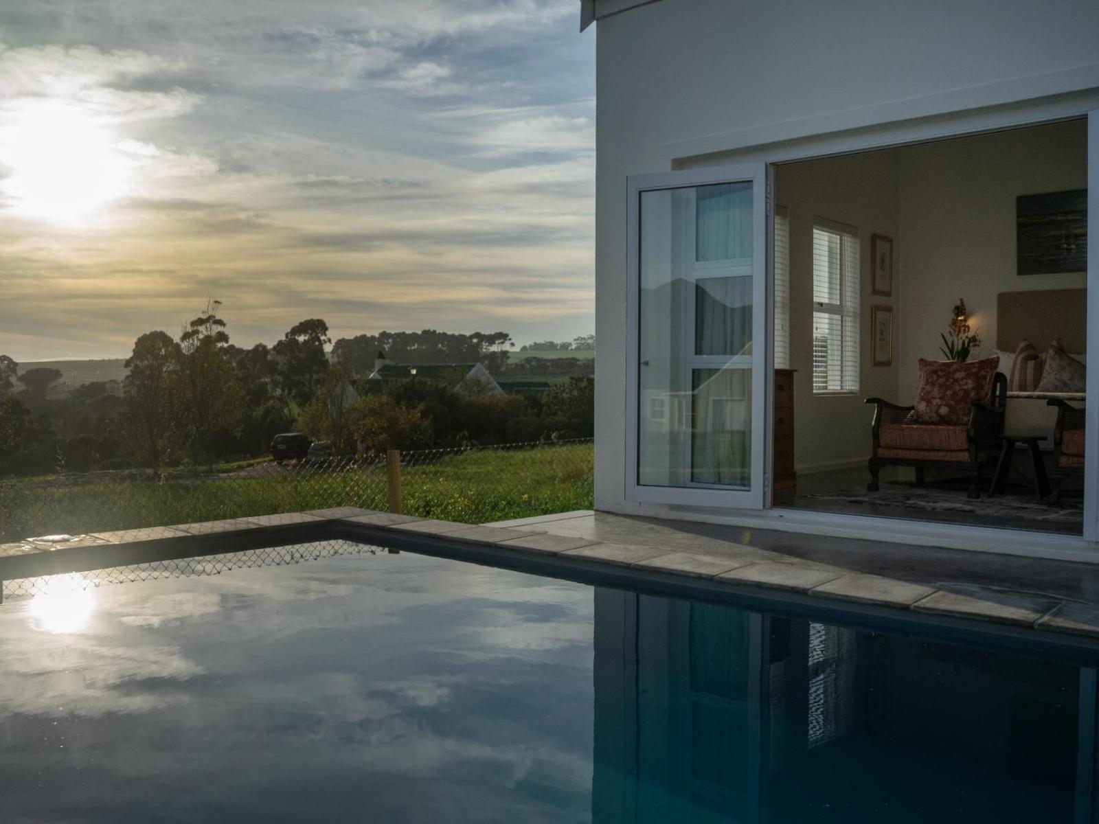 Double Room With Pool View photo 3