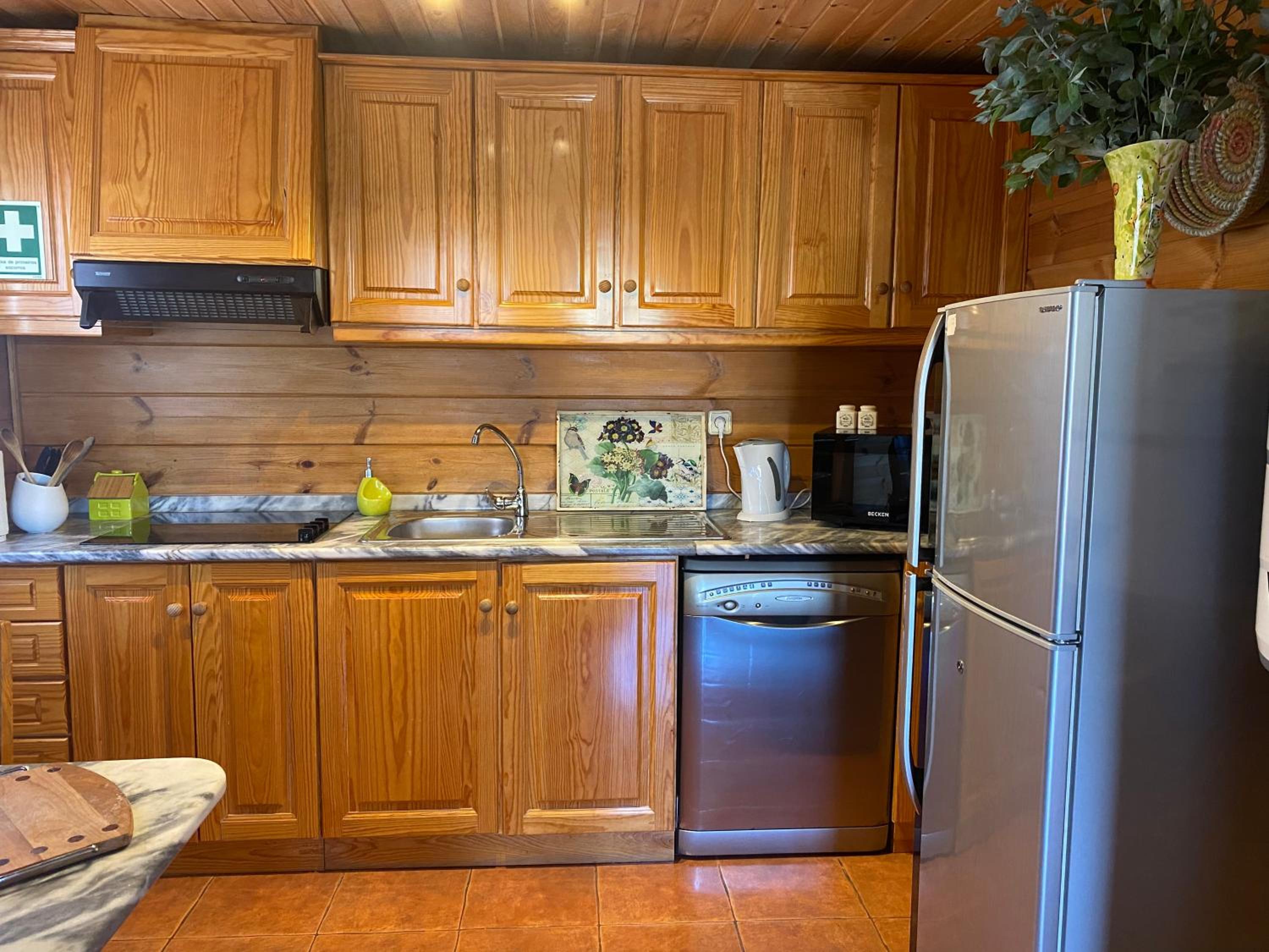 Three-Bedroom Chalet - Photo 5