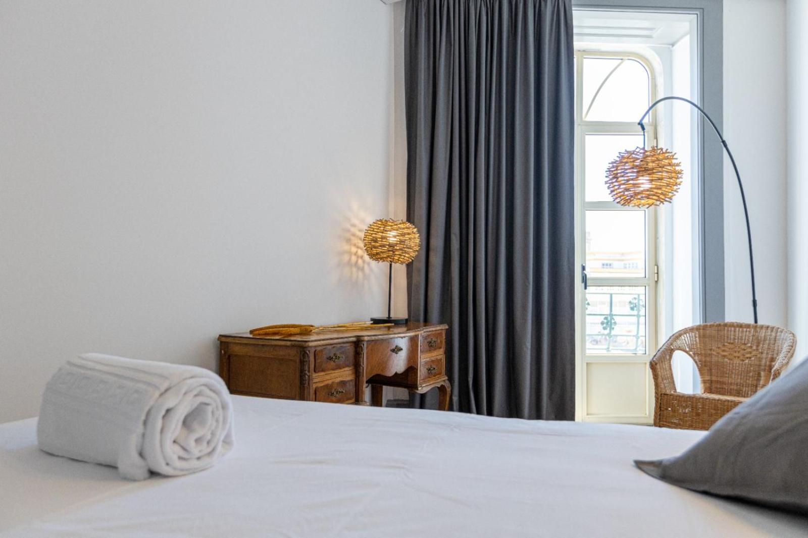 Six-Bedroom Apartment - Photo 32