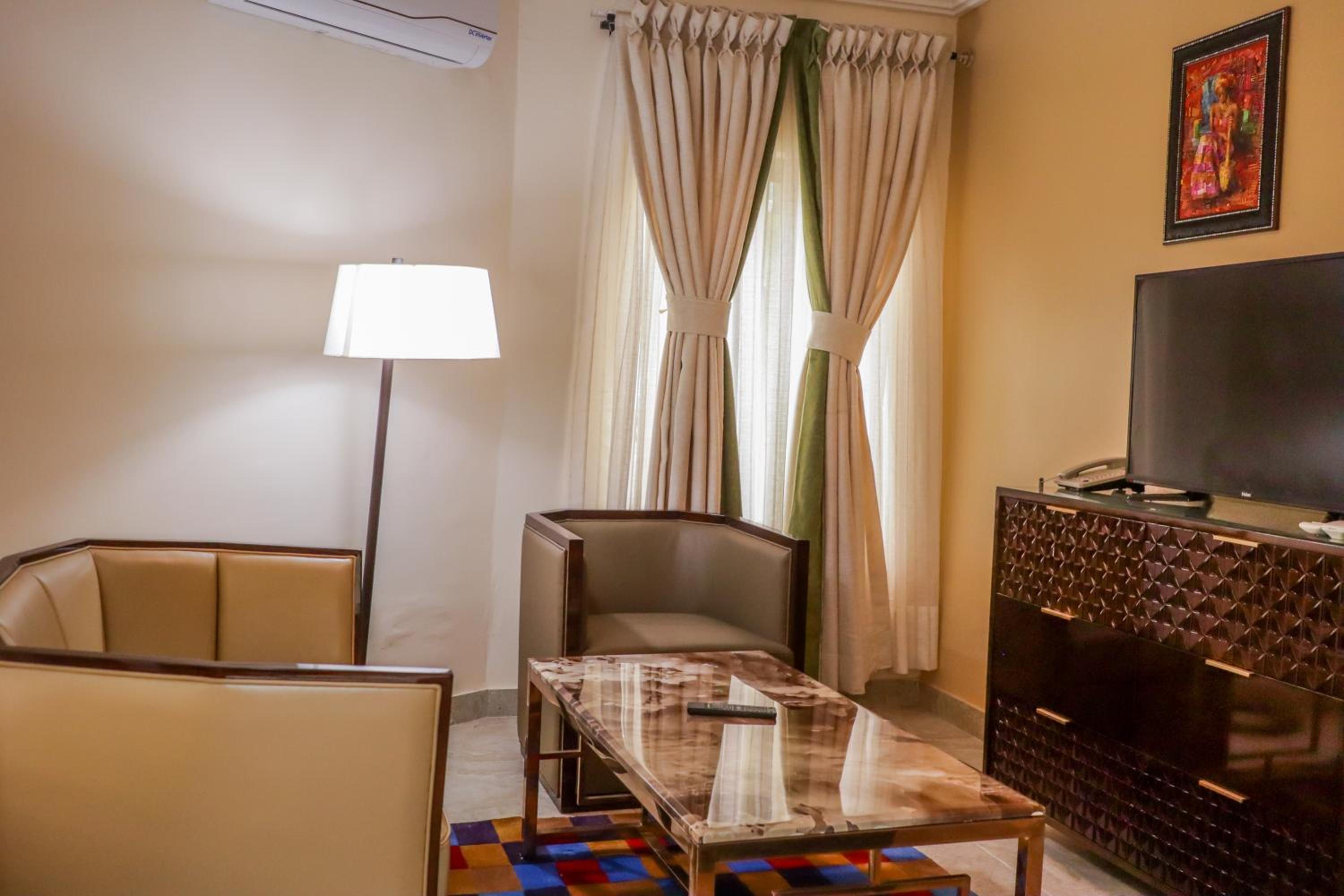 Executive Suite photo 2