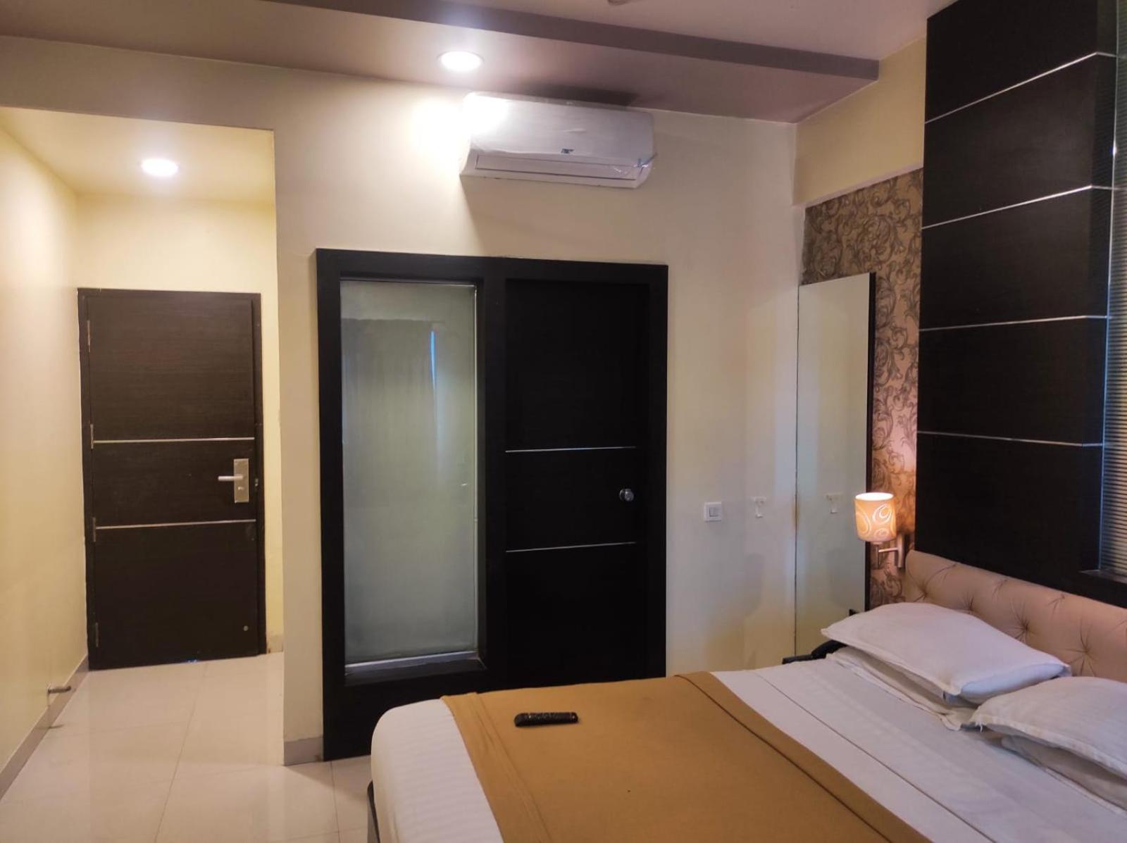 Deluxe Double or Twin Room - Photo 5
