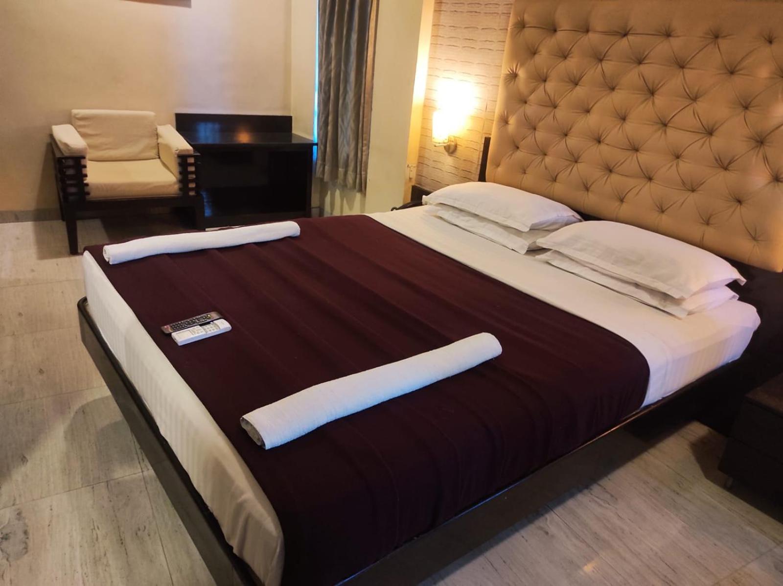 Suite - Photo 1