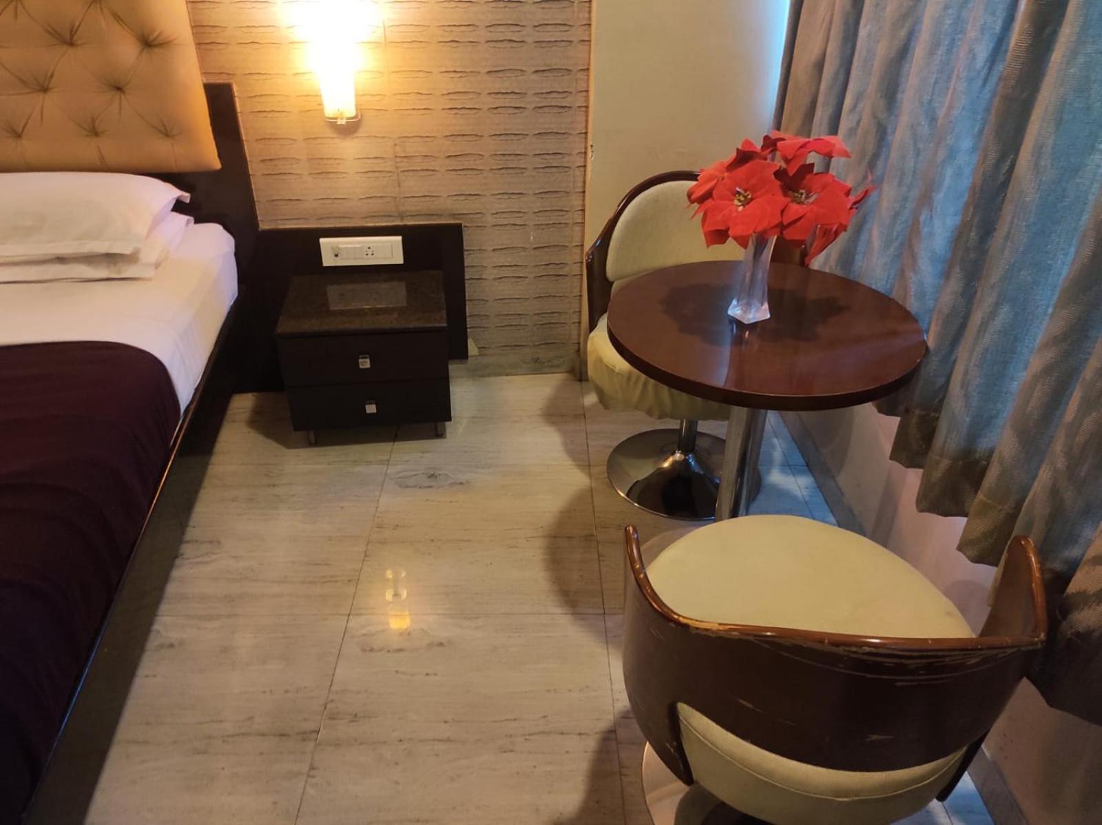Suite - Photo 5